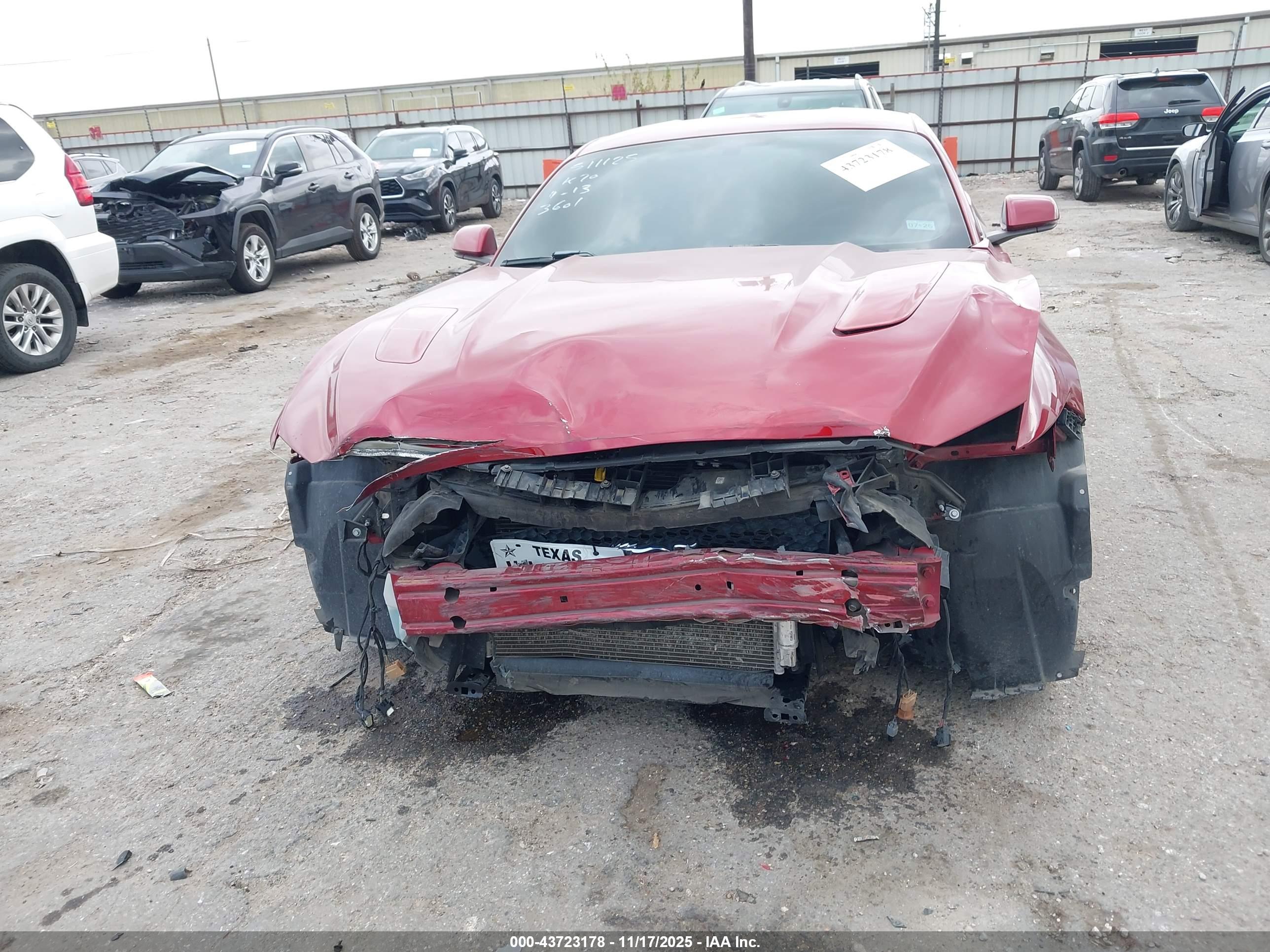 FORD MUSTANG image 6