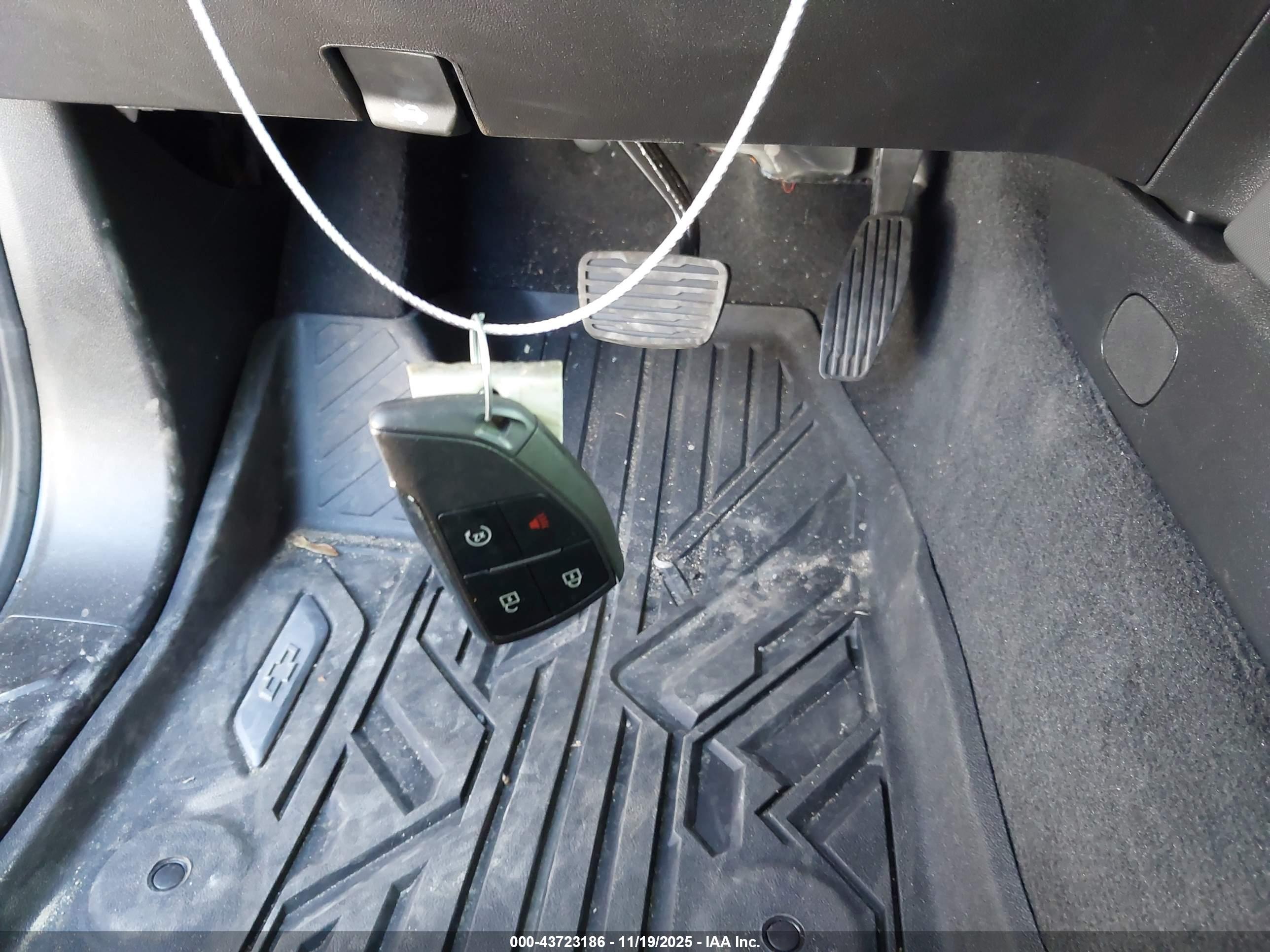 CHEVROLET COLORADO image 11