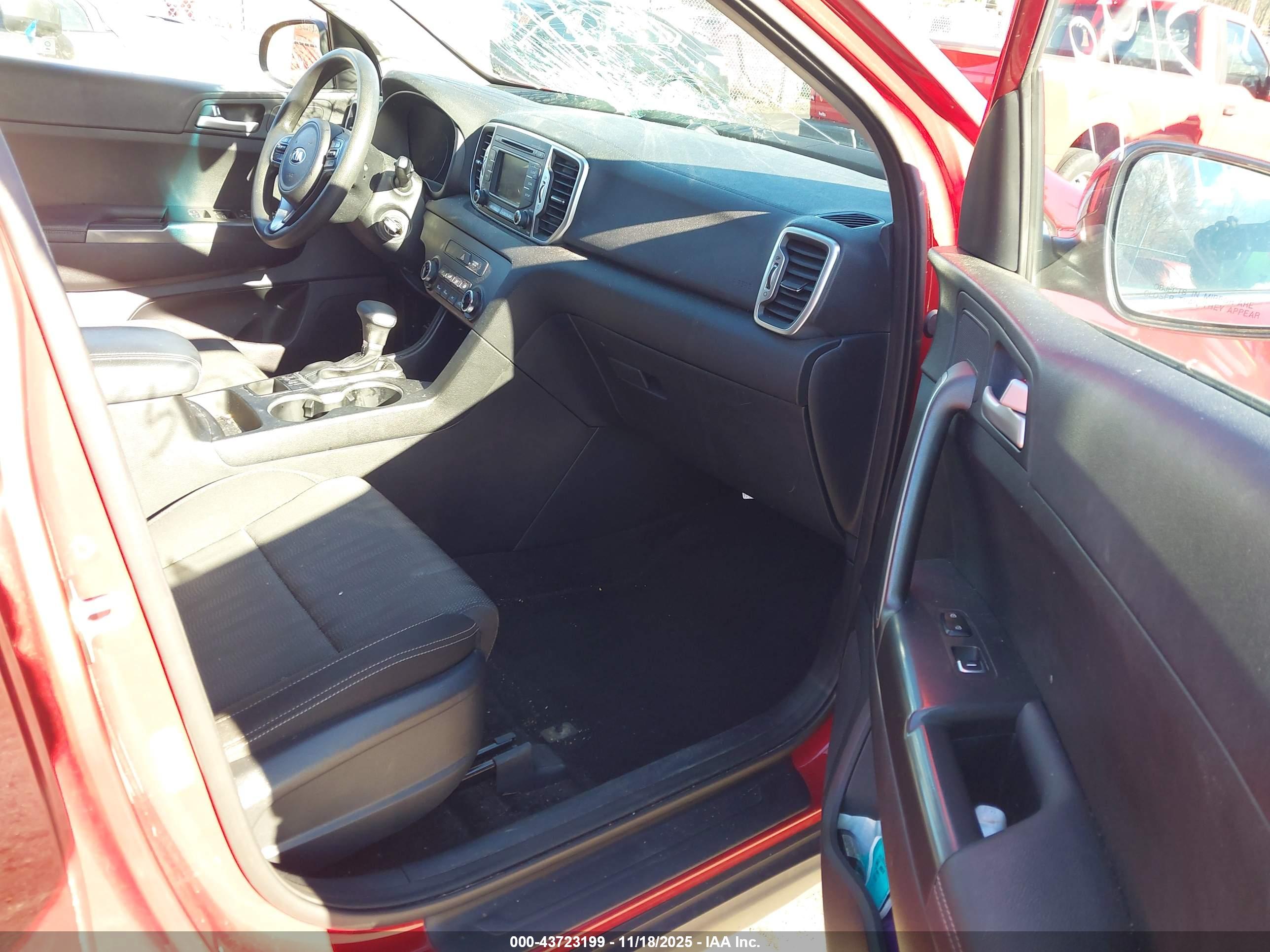 KIA SPORTAGE image 5