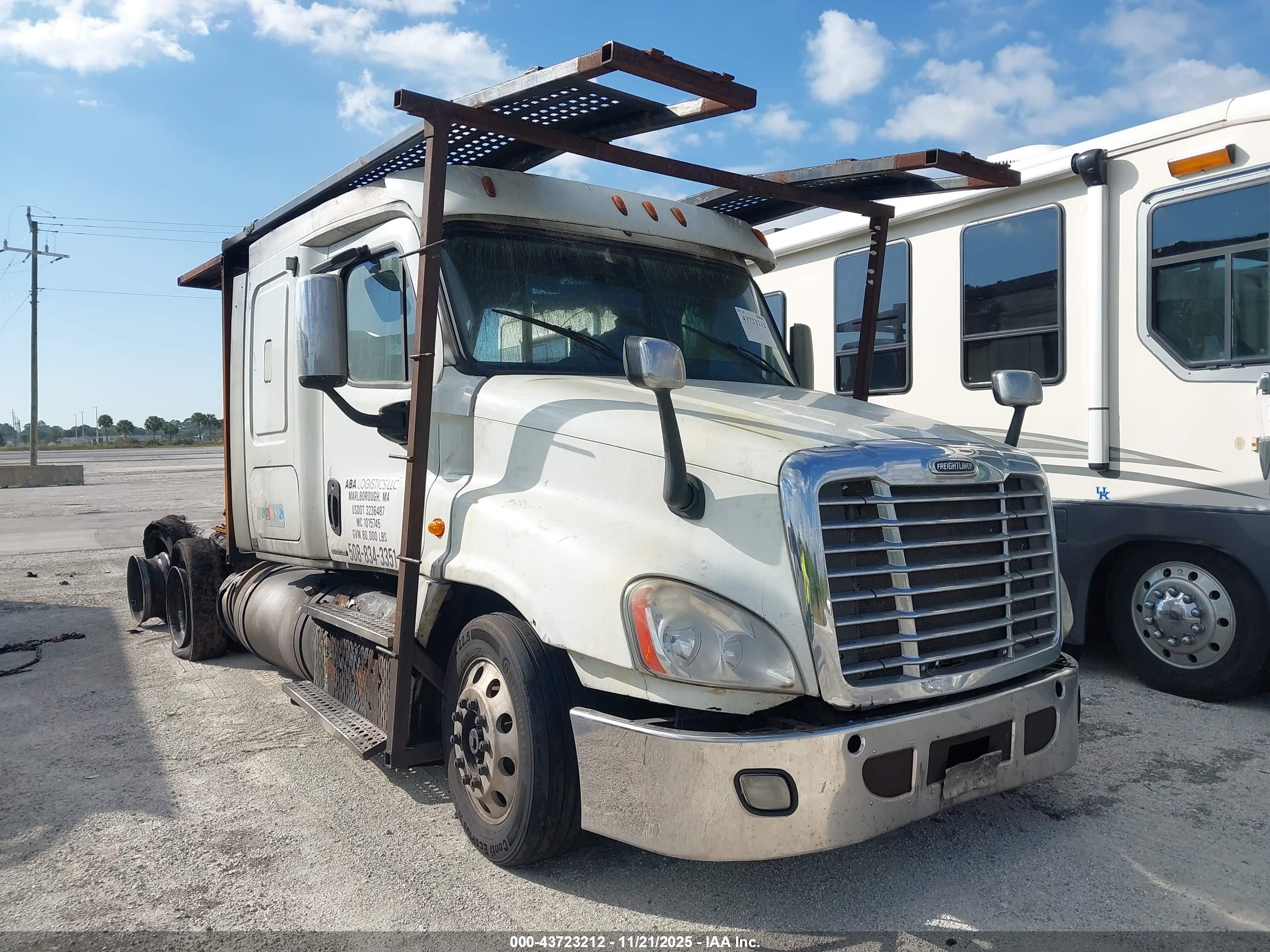 FREIGHTLINER CASCADIA image 2