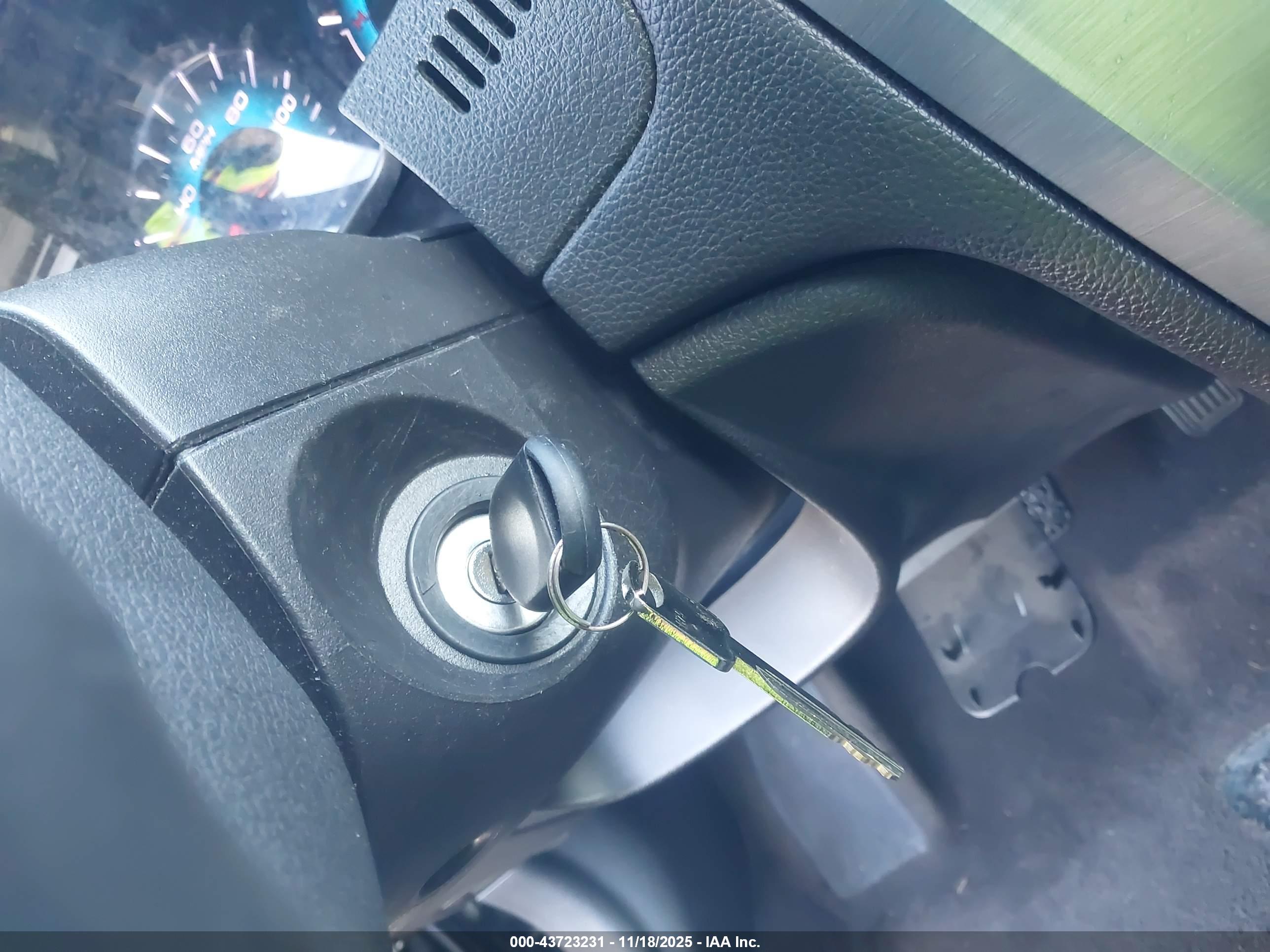FORD FUSION image 11