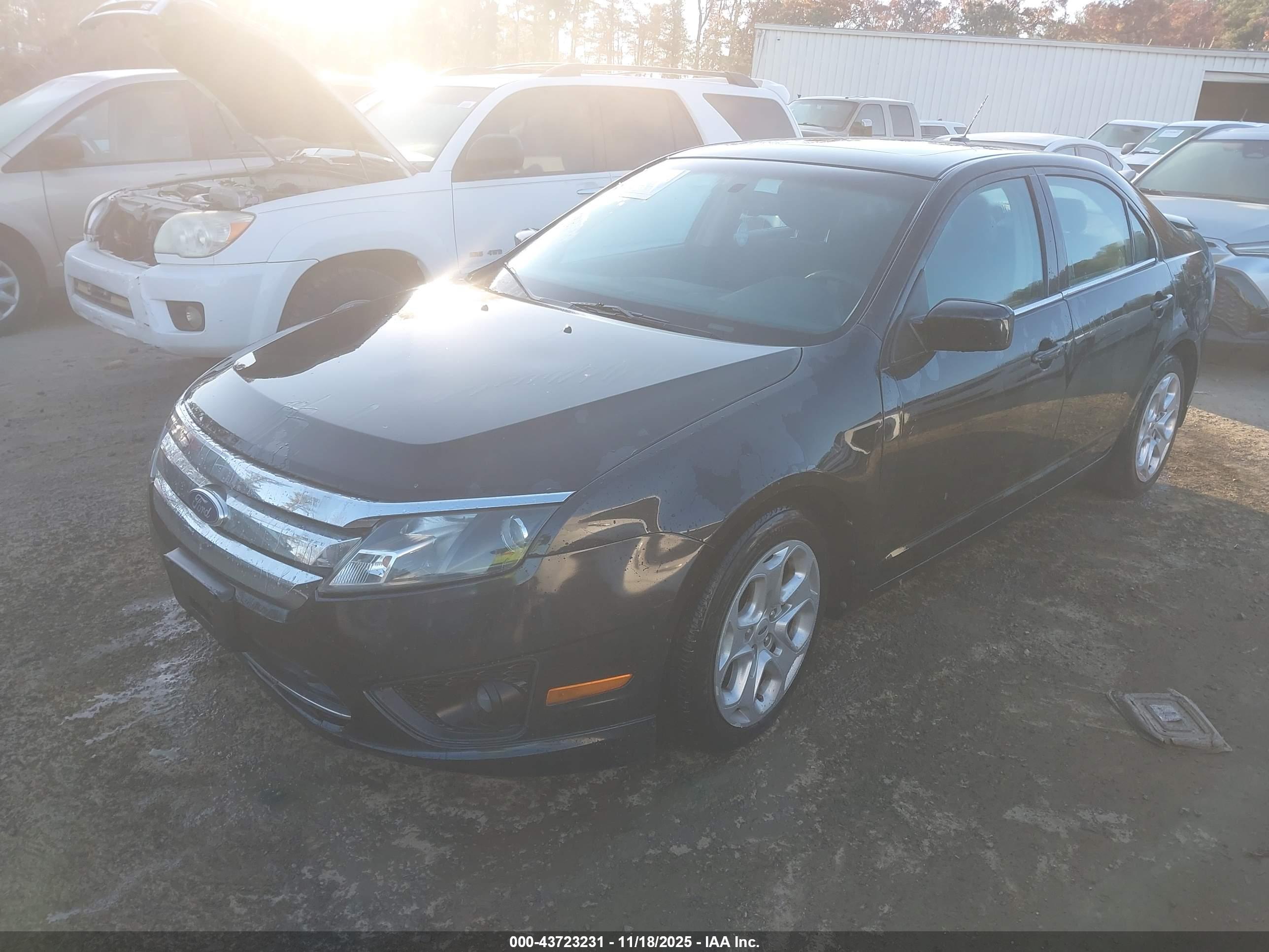 FORD FUSION image 2