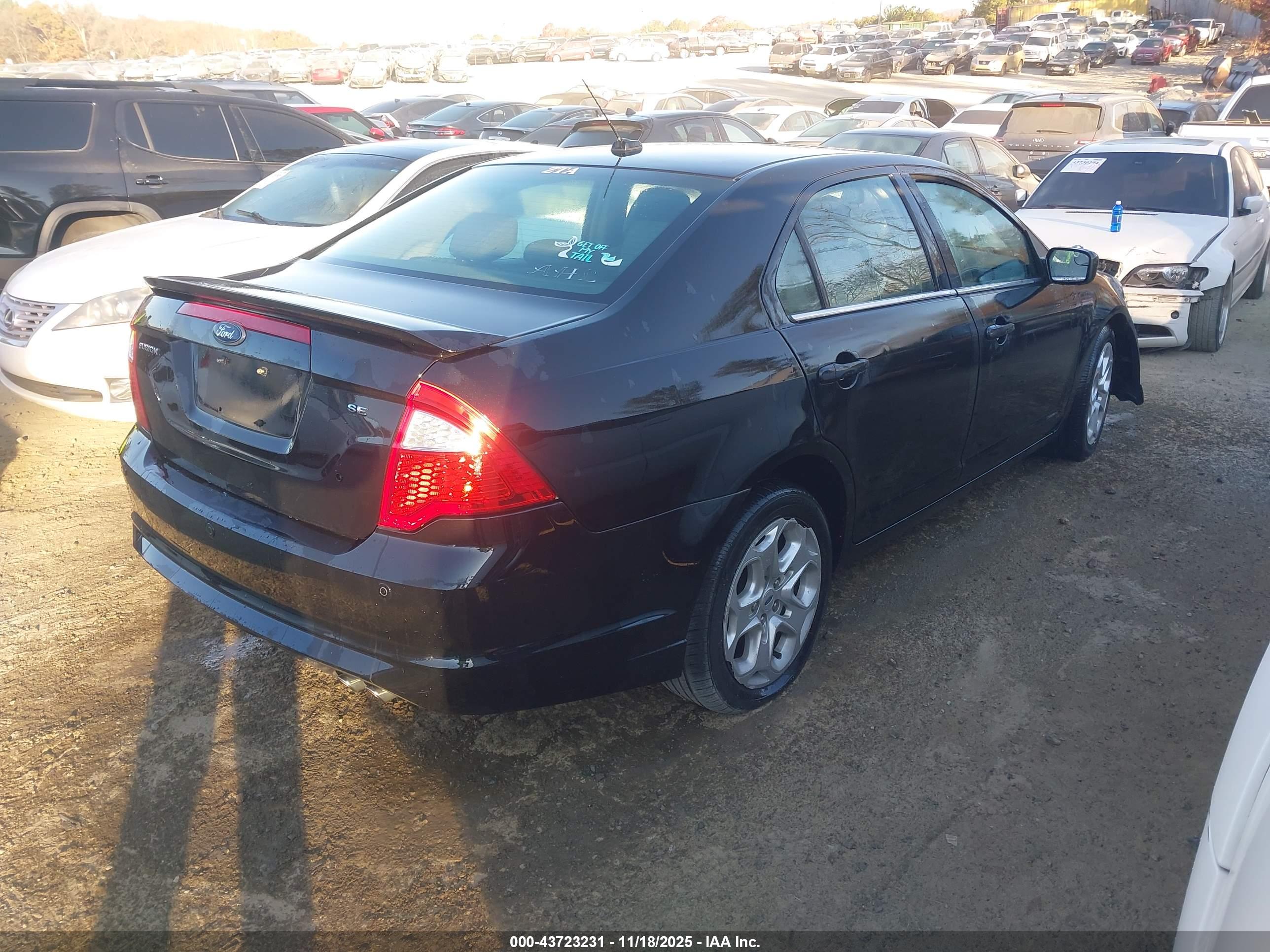 FORD FUSION image 4