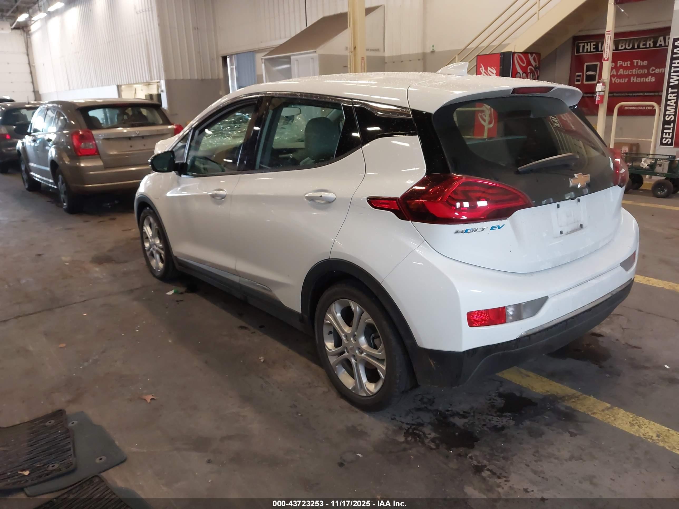 CHEVROLET BOLT image 3
