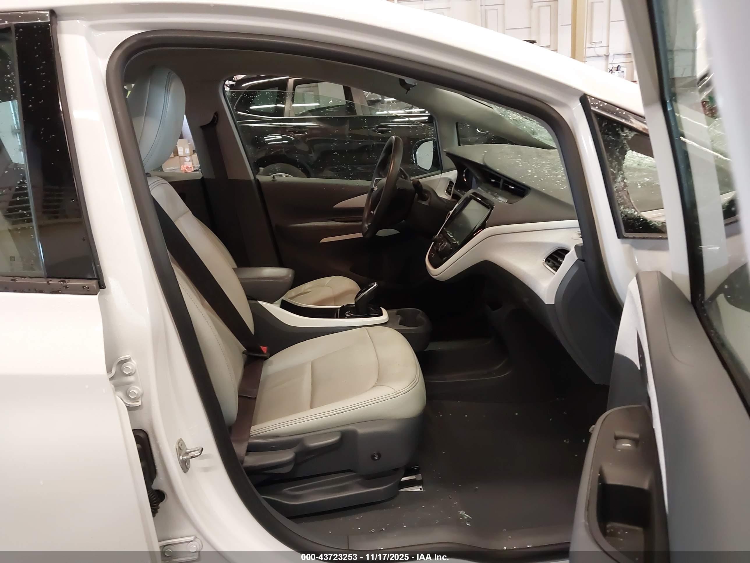 CHEVROLET BOLT image 5