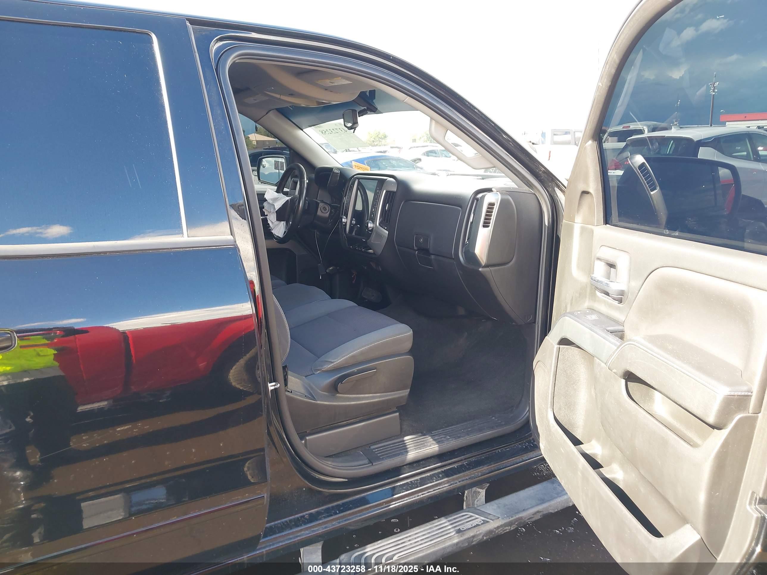 CHEVROLET SILVERADO image 5