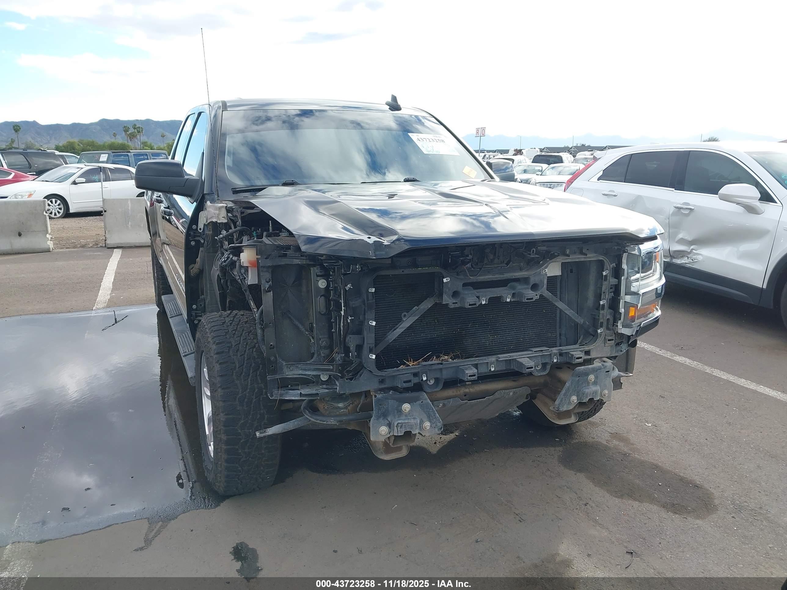 CHEVROLET SILVERADO image 6