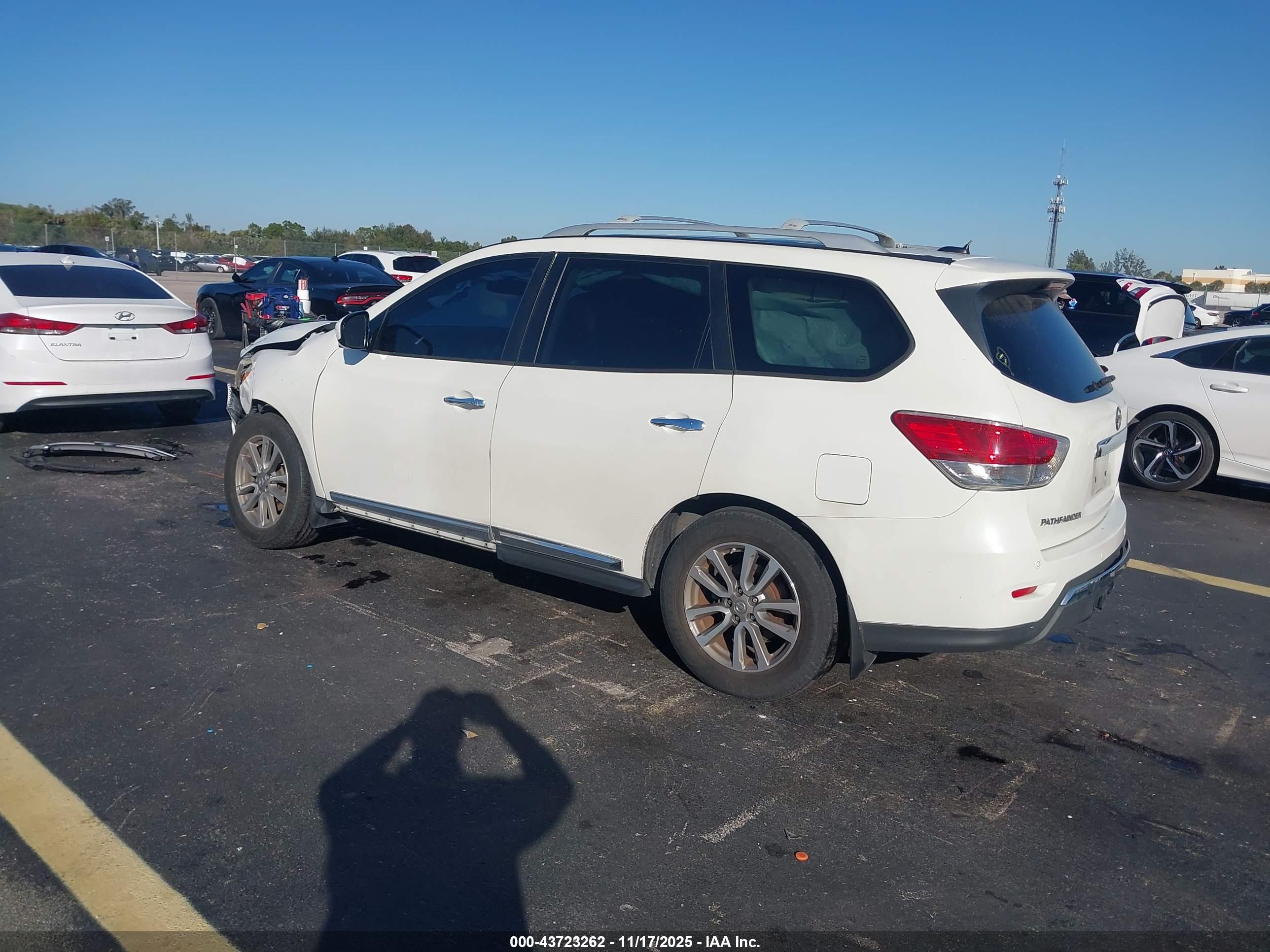NISSAN PATHFINDER image 3