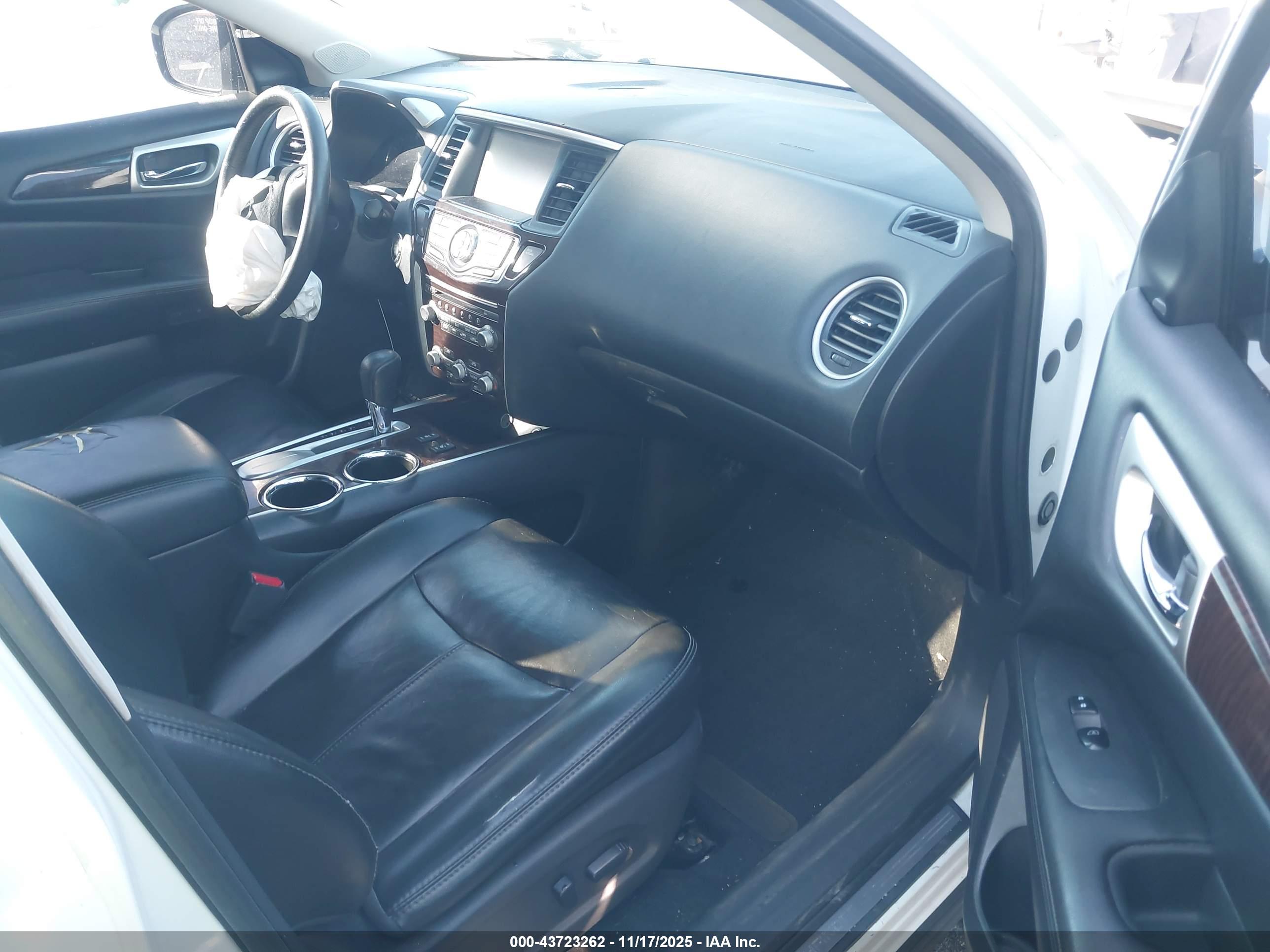 NISSAN PATHFINDER image 5