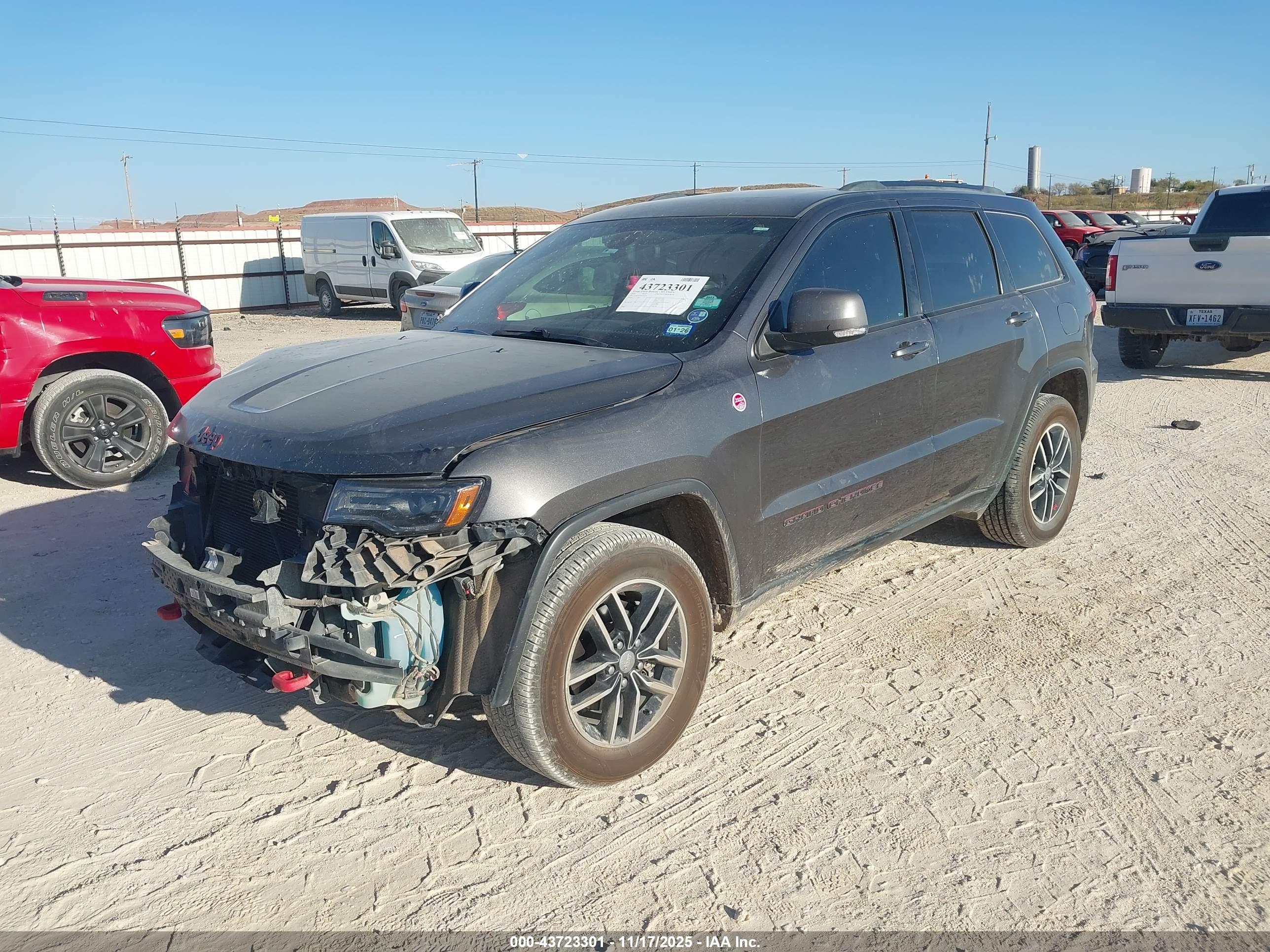 JEEP GRAND image 2