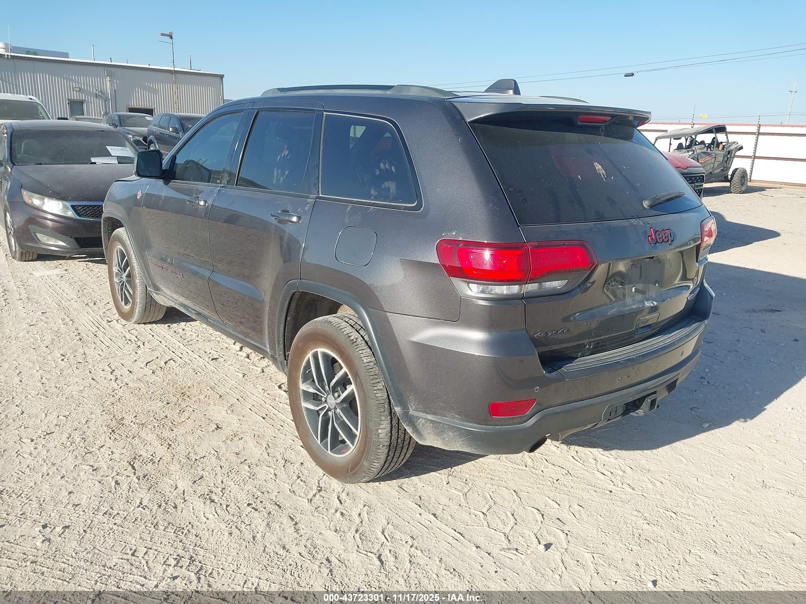 JEEP GRAND image 3
