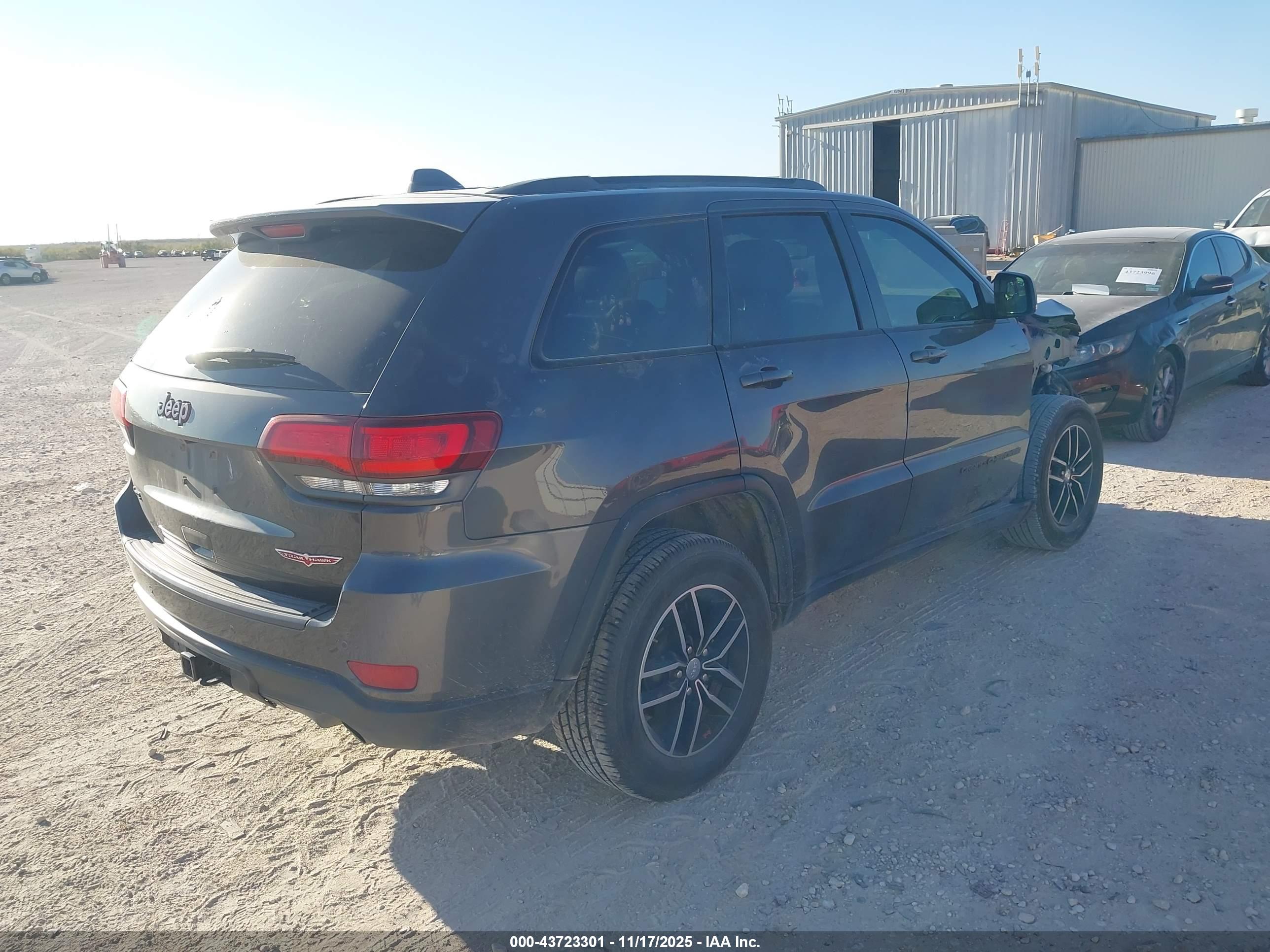JEEP GRAND image 4