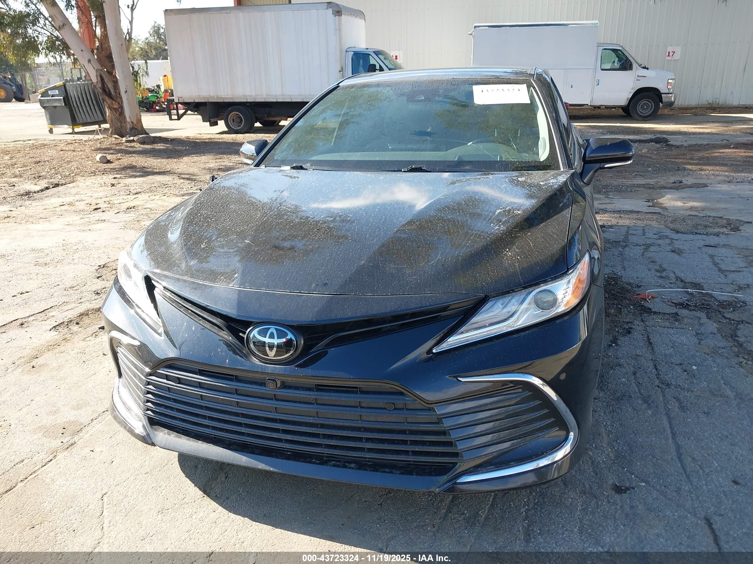 TOYOTA CAMRY image 6