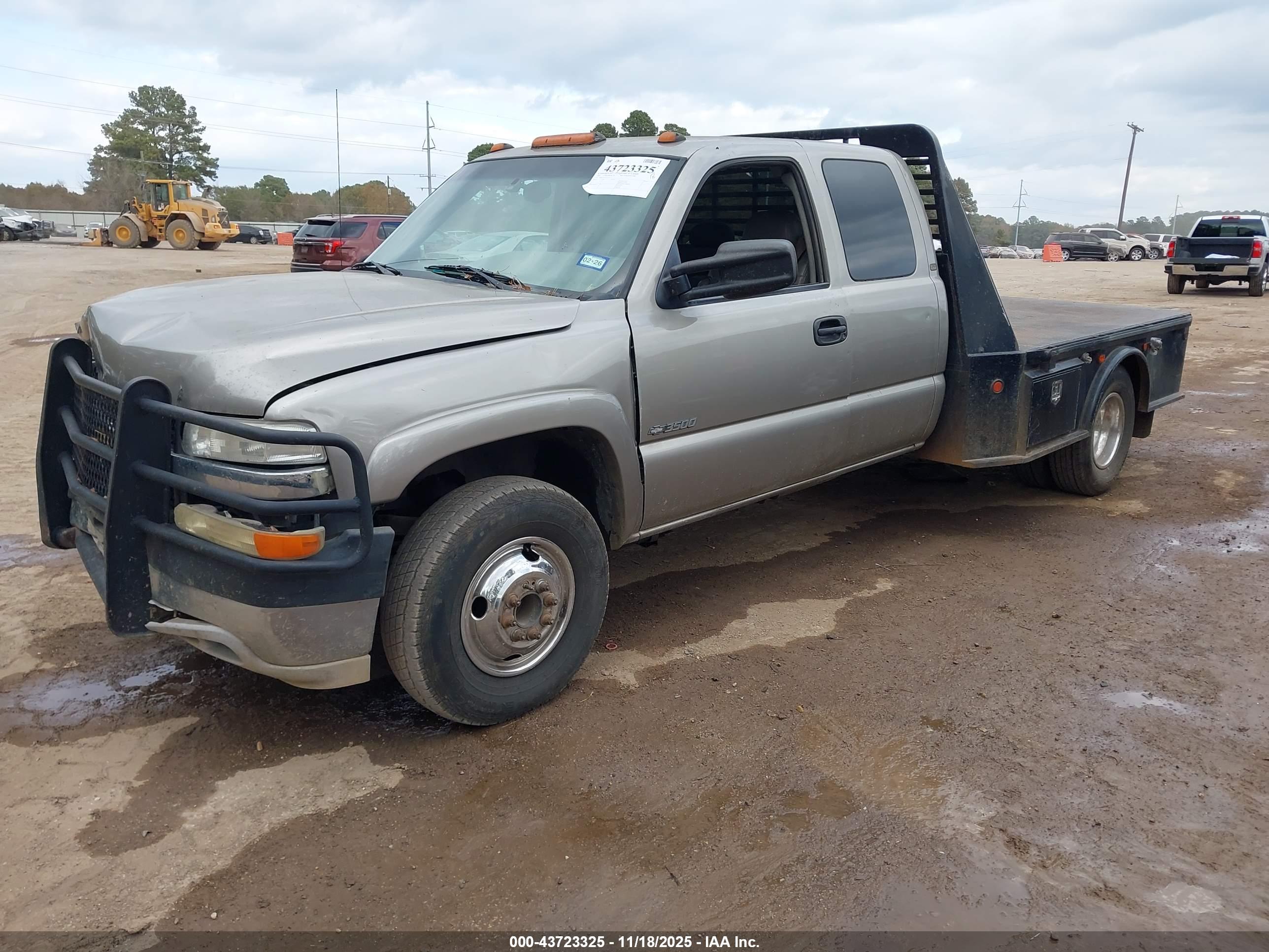 CHEVROLET SILVERADO image 2