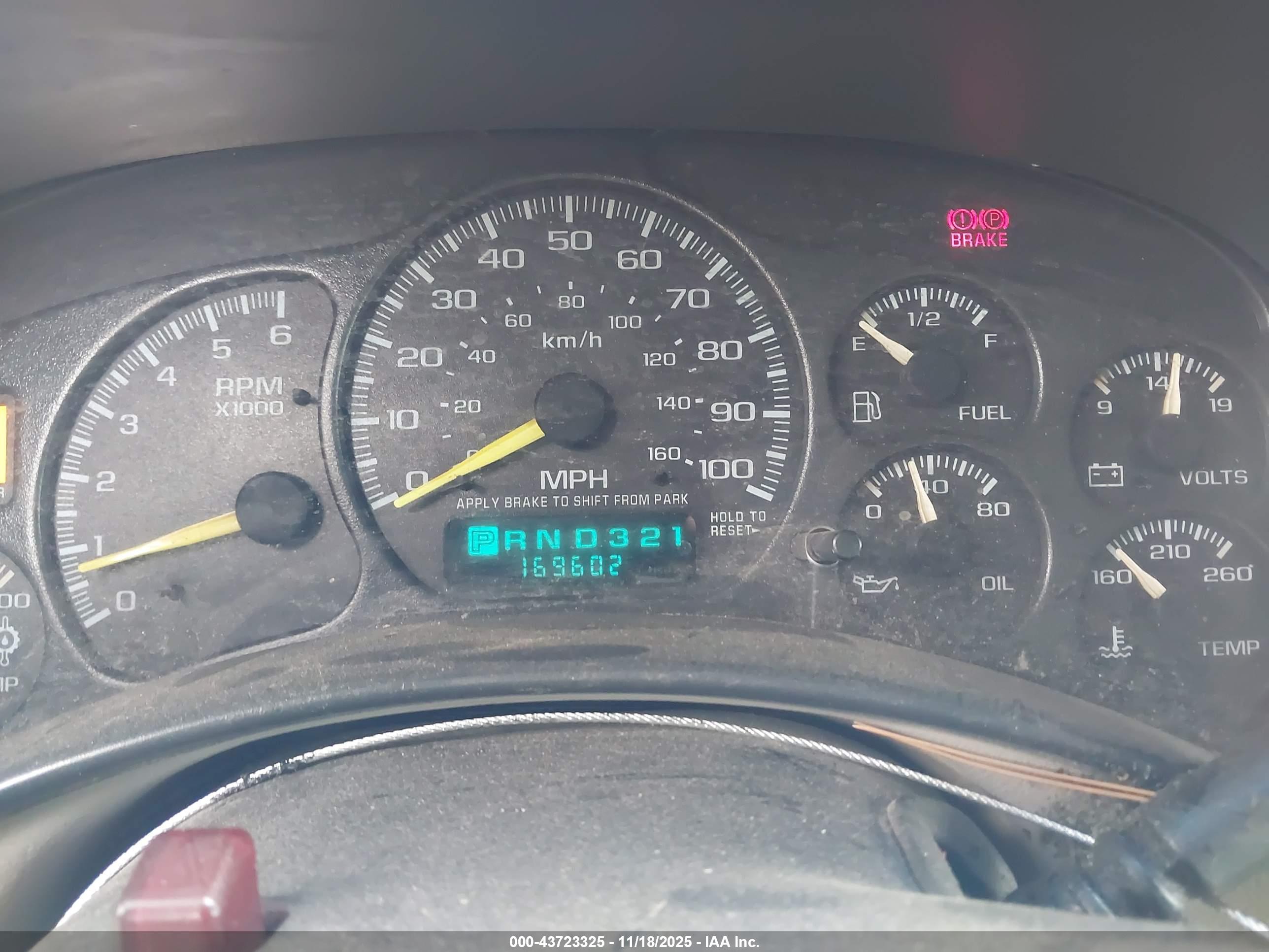 CHEVROLET SILVERADO image 6