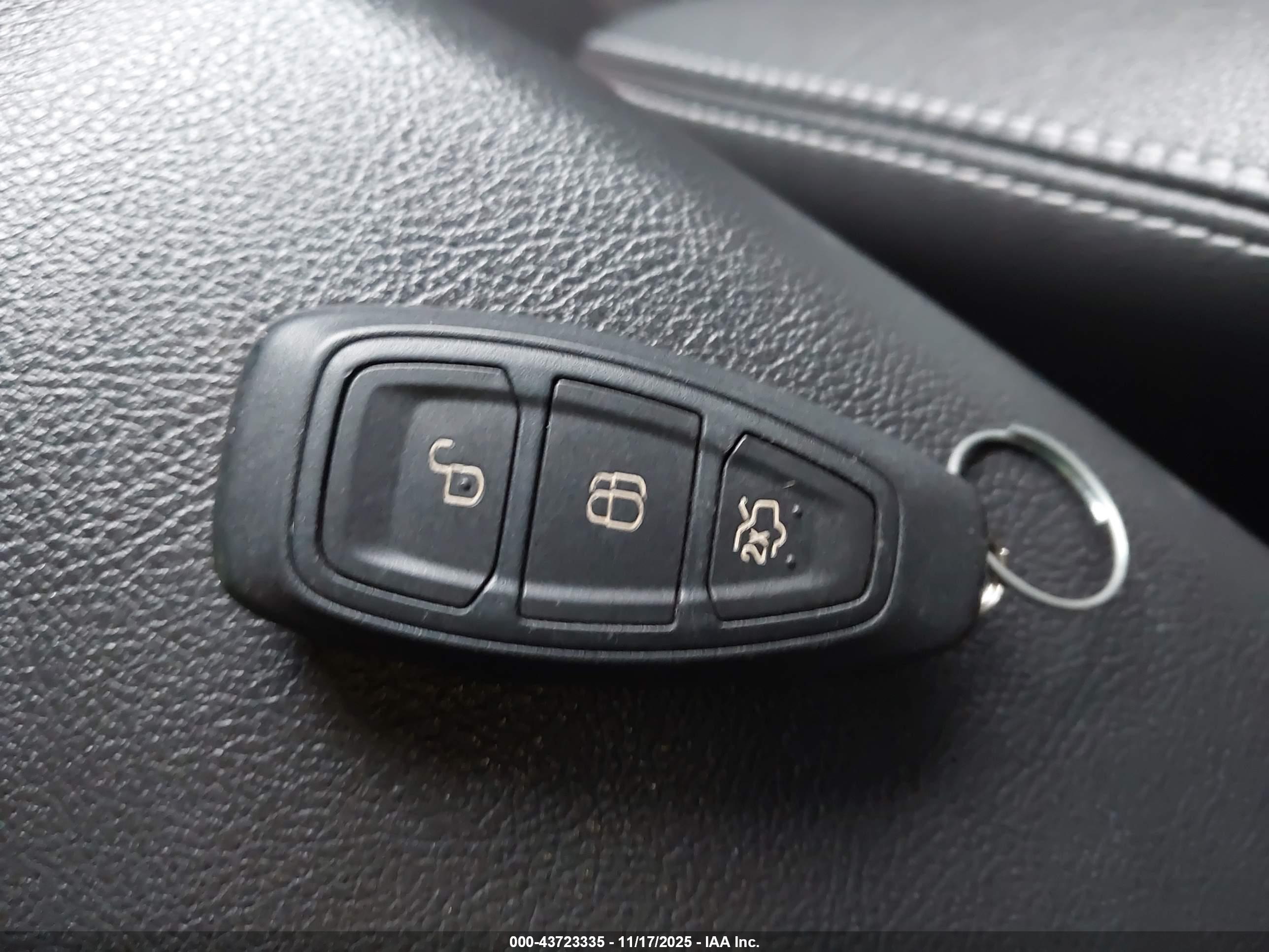 FORD FIESTA image 11