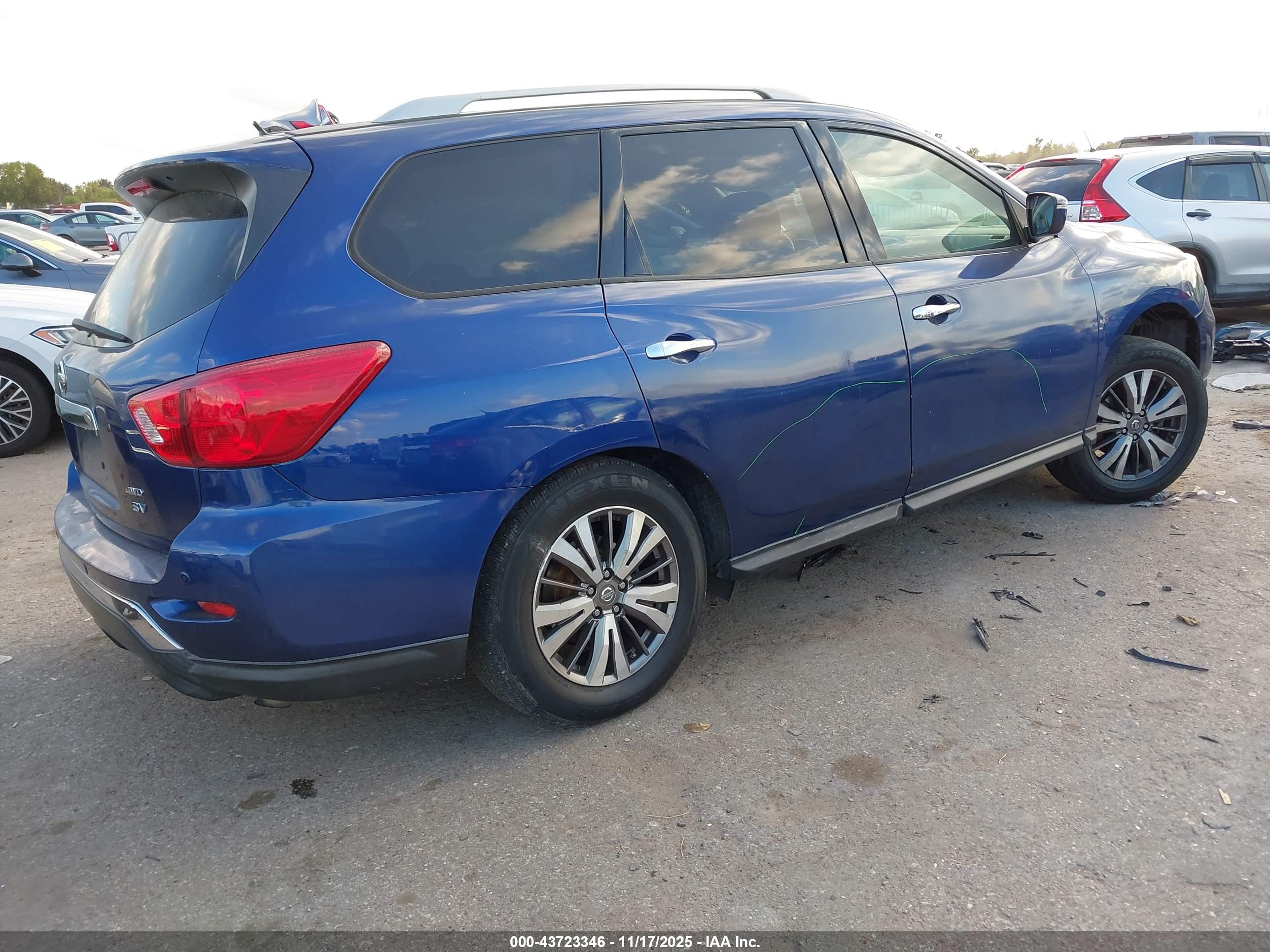 NISSAN PATHFINDER image 4