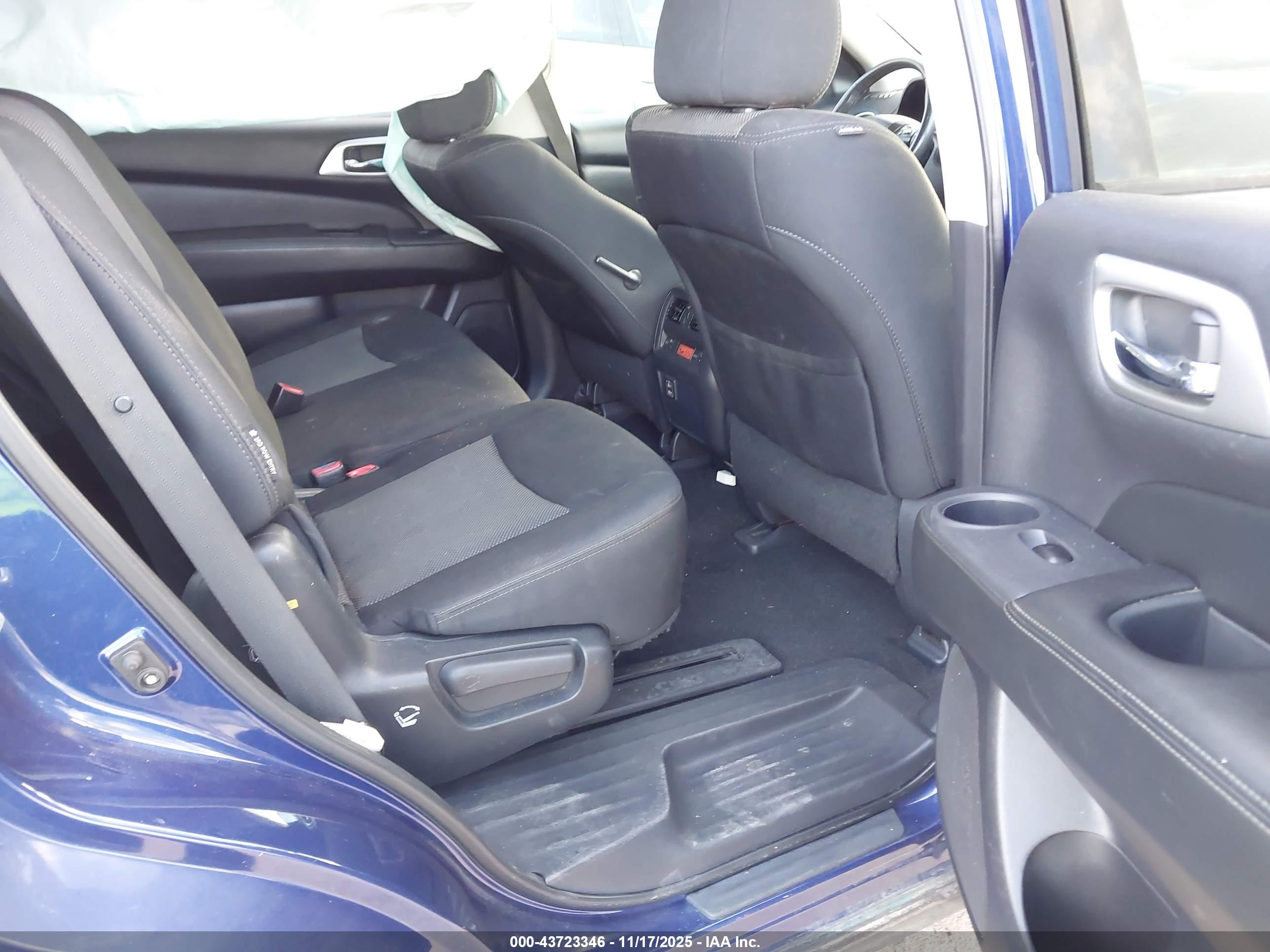 NISSAN PATHFINDER image 8