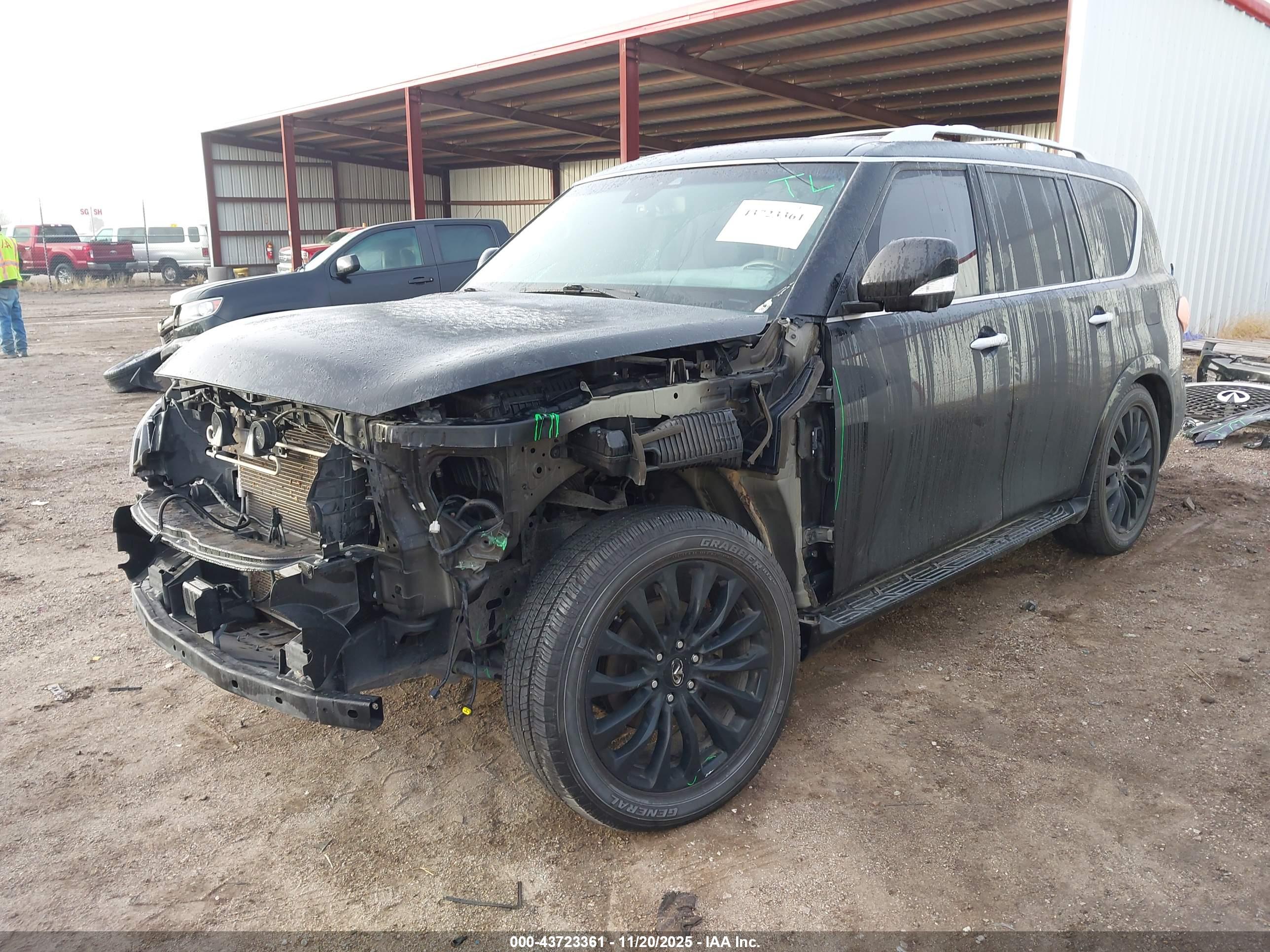 INFINITI QX80 image 2