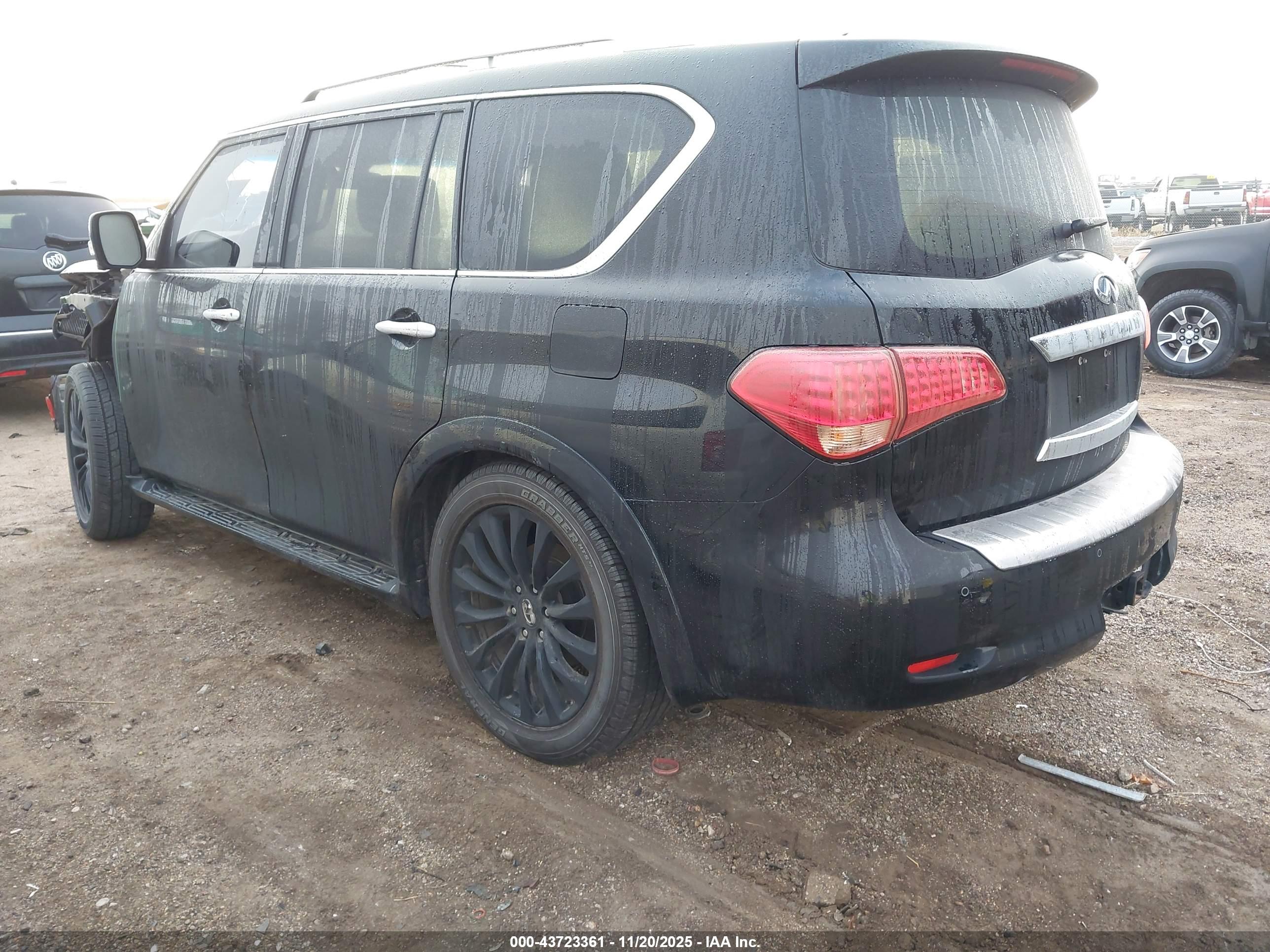 INFINITI QX80 image 3