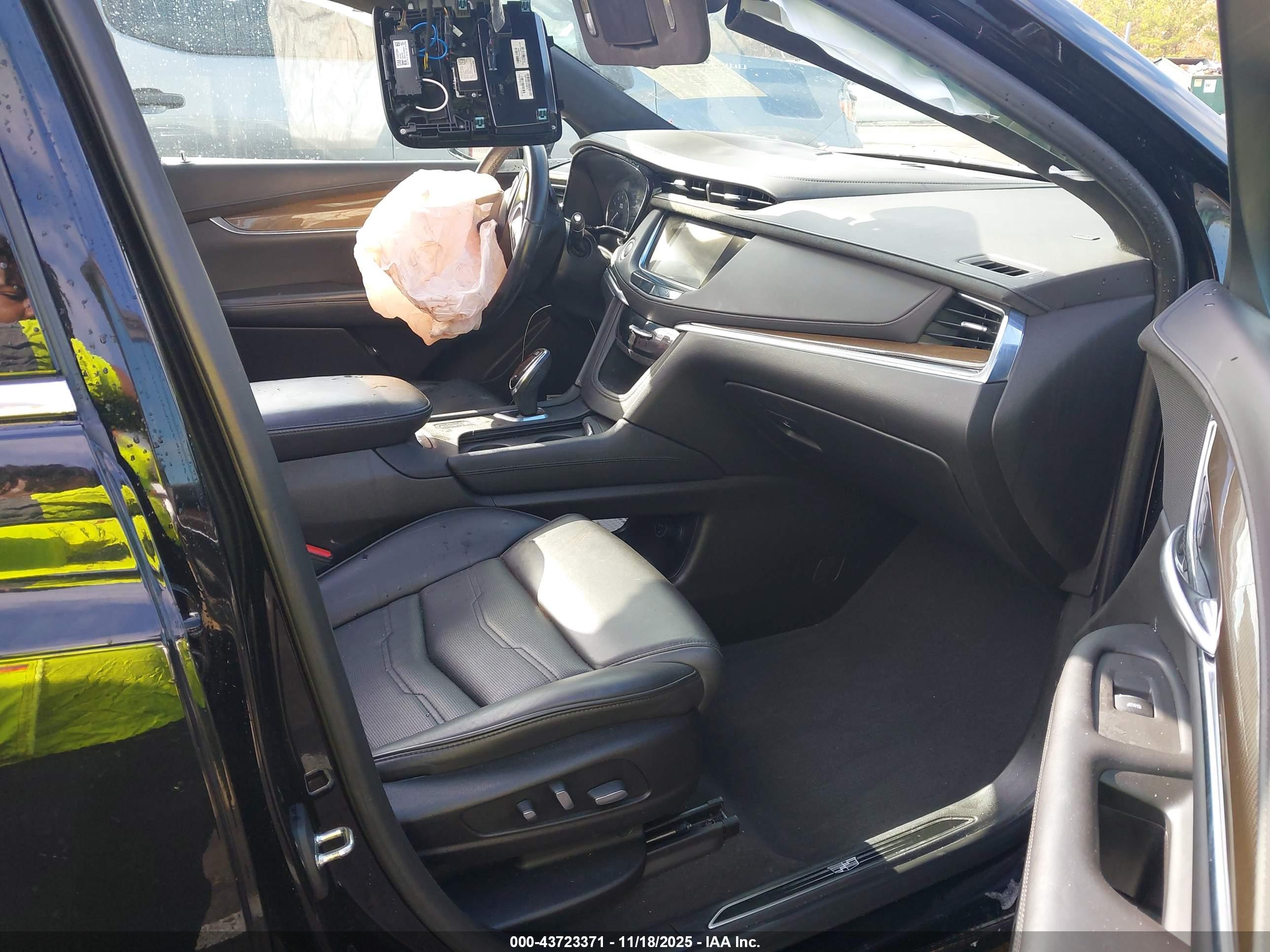 CADILLAC XT5 image 5