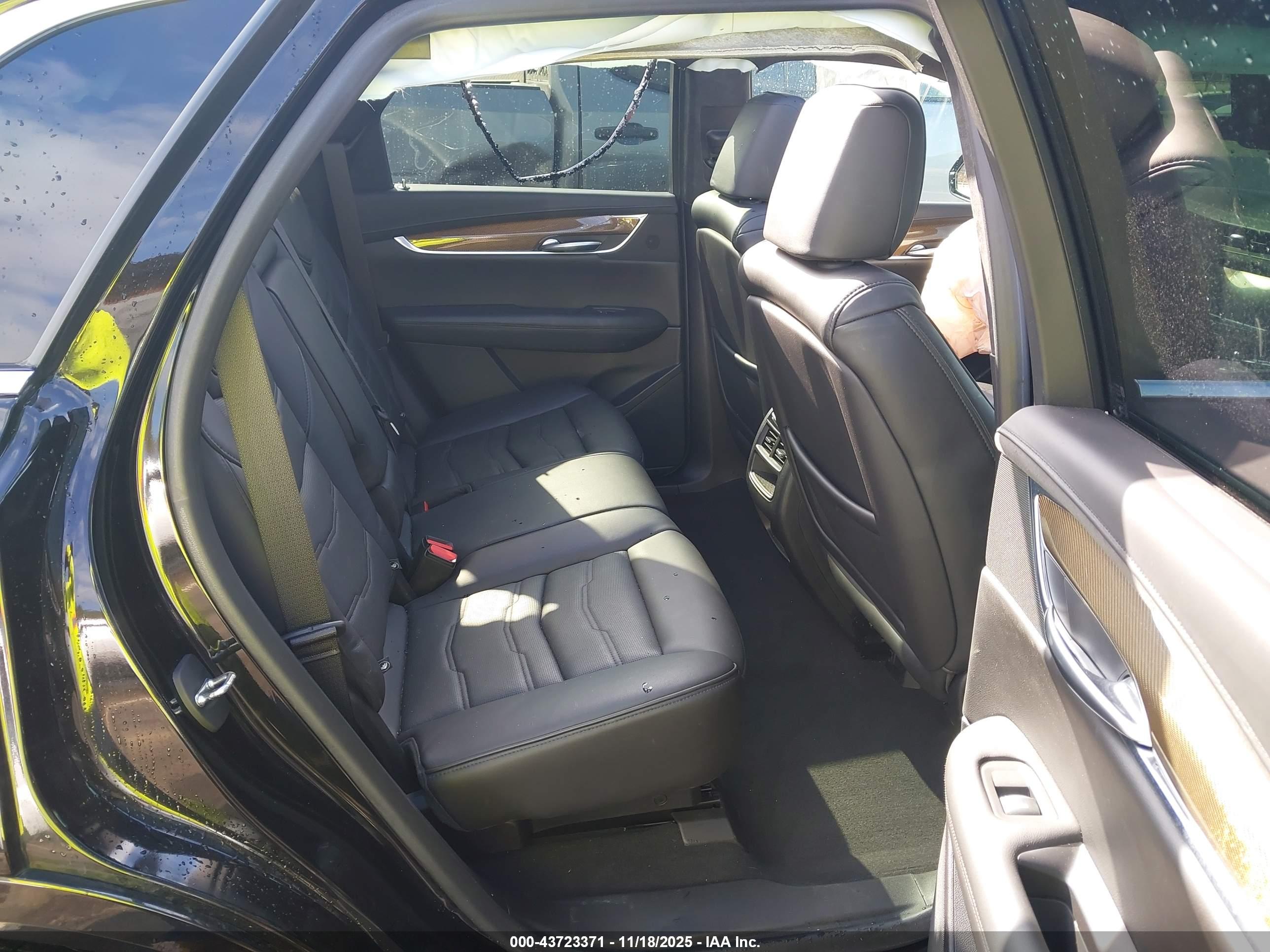 CADILLAC XT5 image 8