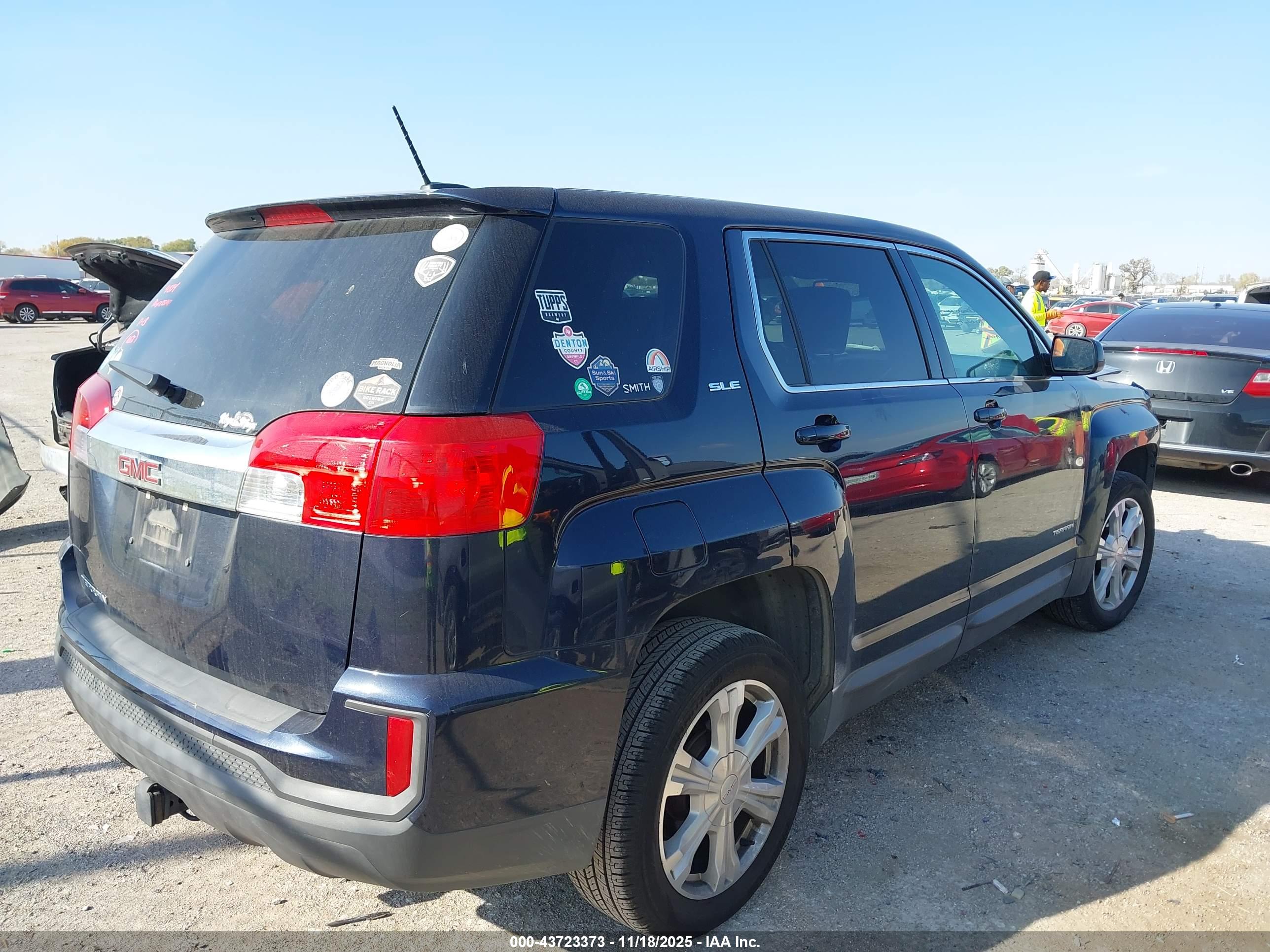 GMC TERRAIN image 4