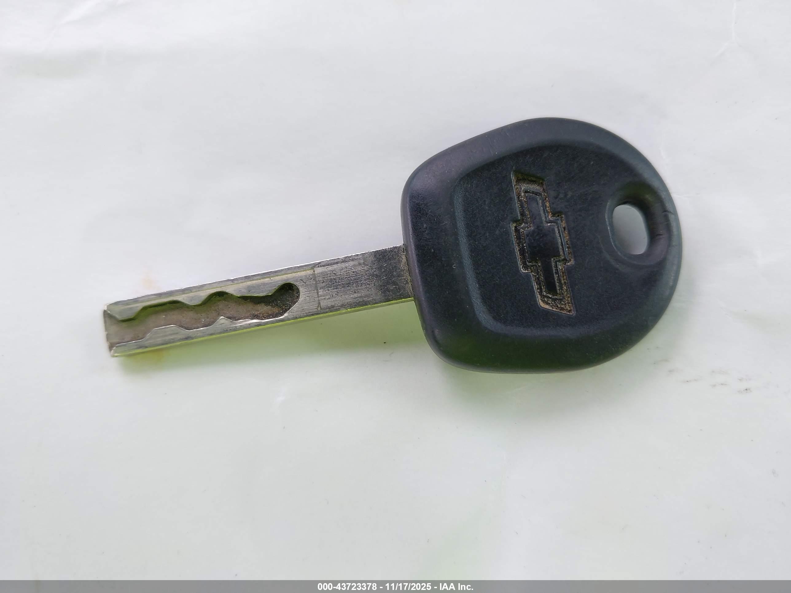 CHEVROLET COLORADO image 11