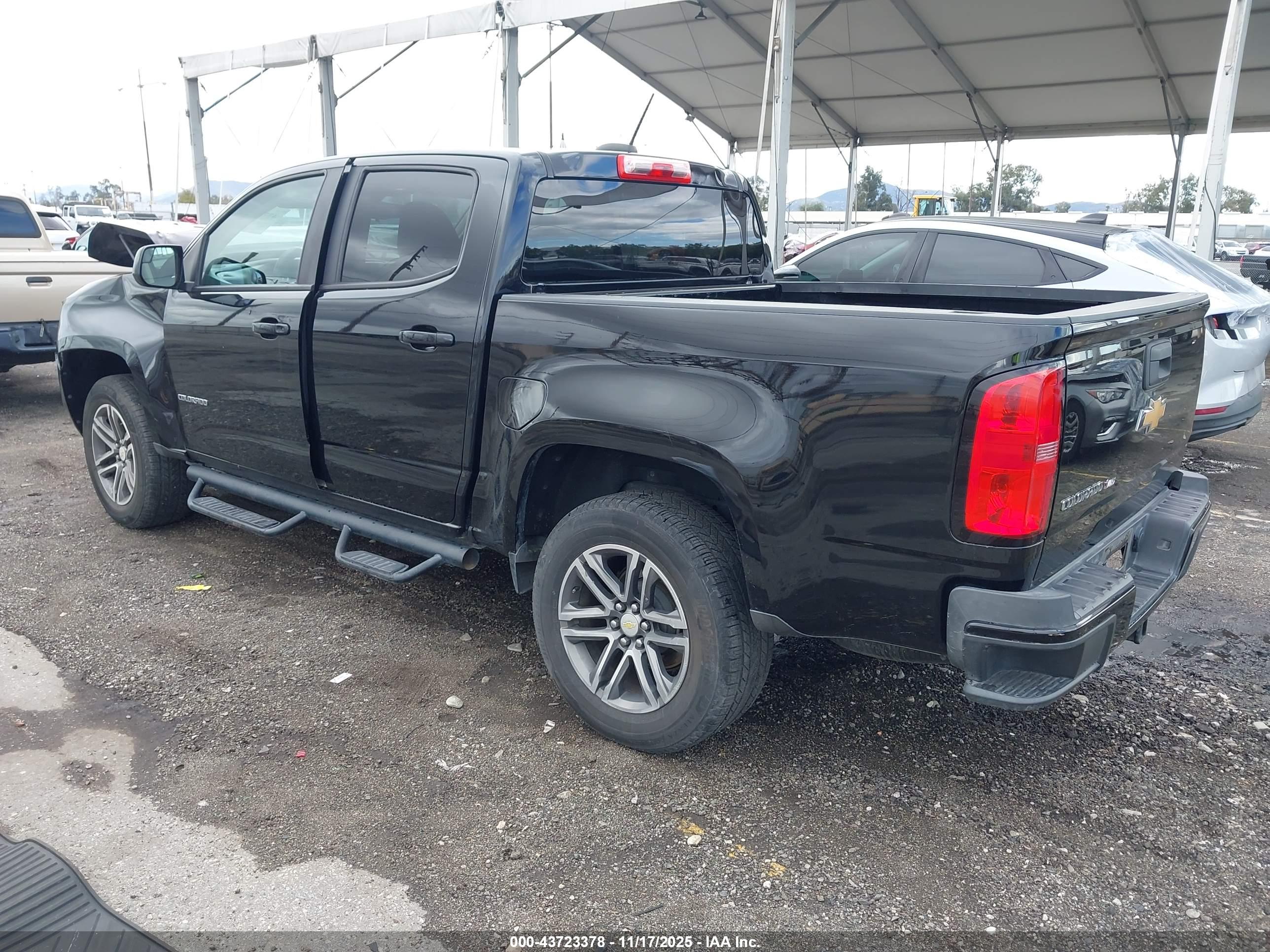 CHEVROLET COLORADO image 3