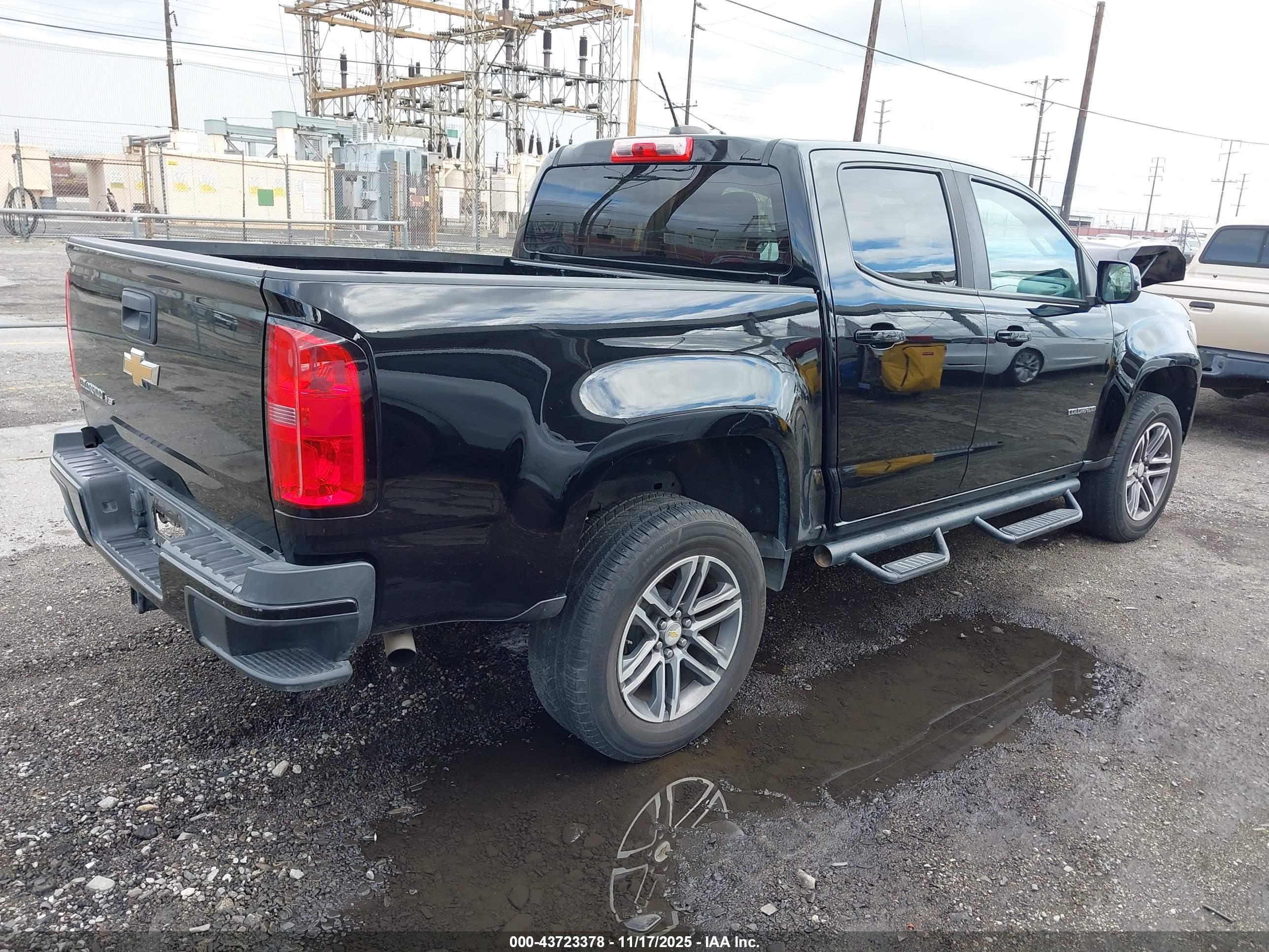CHEVROLET COLORADO image 4