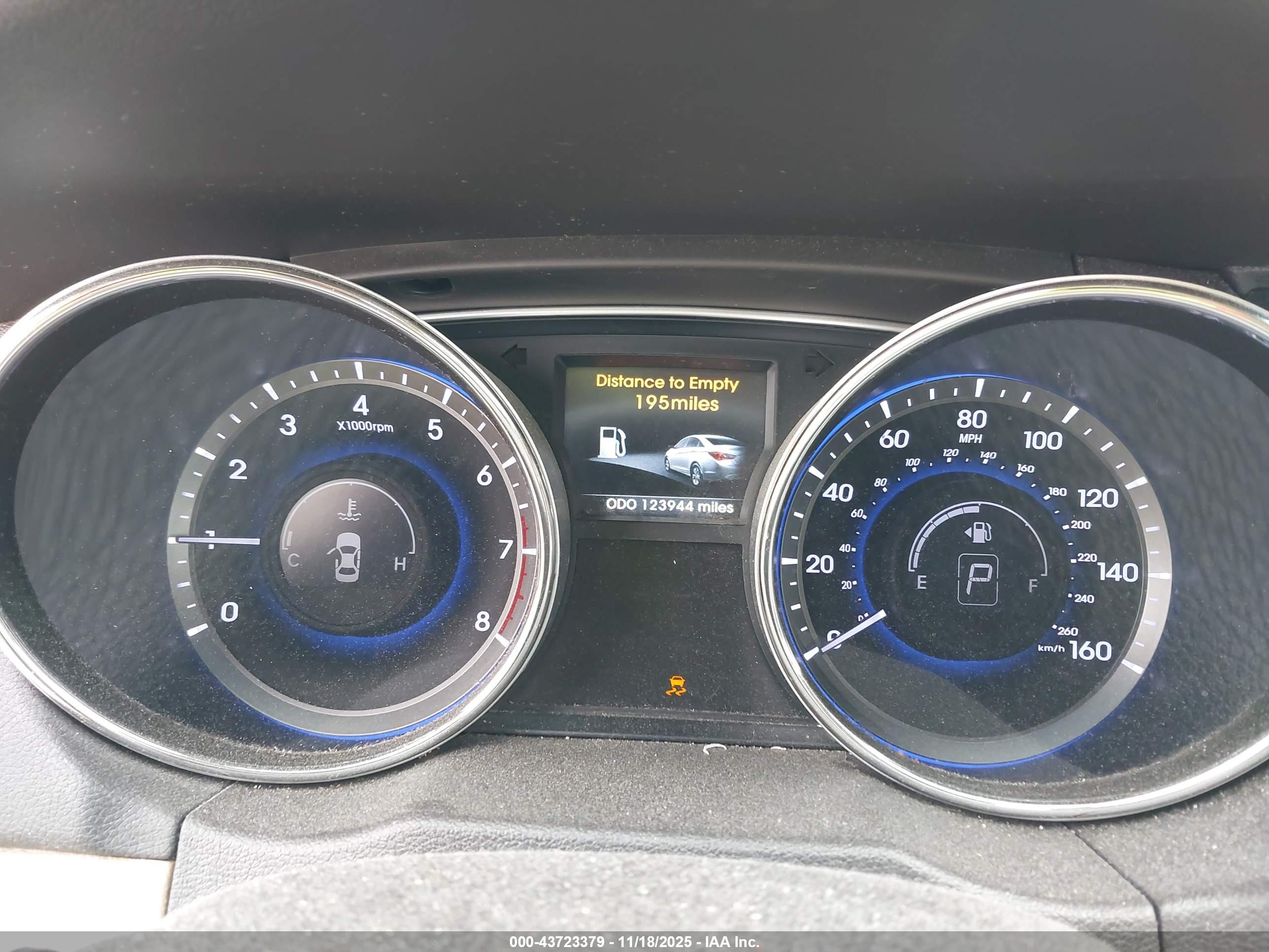 HYUNDAI SONATA image 7