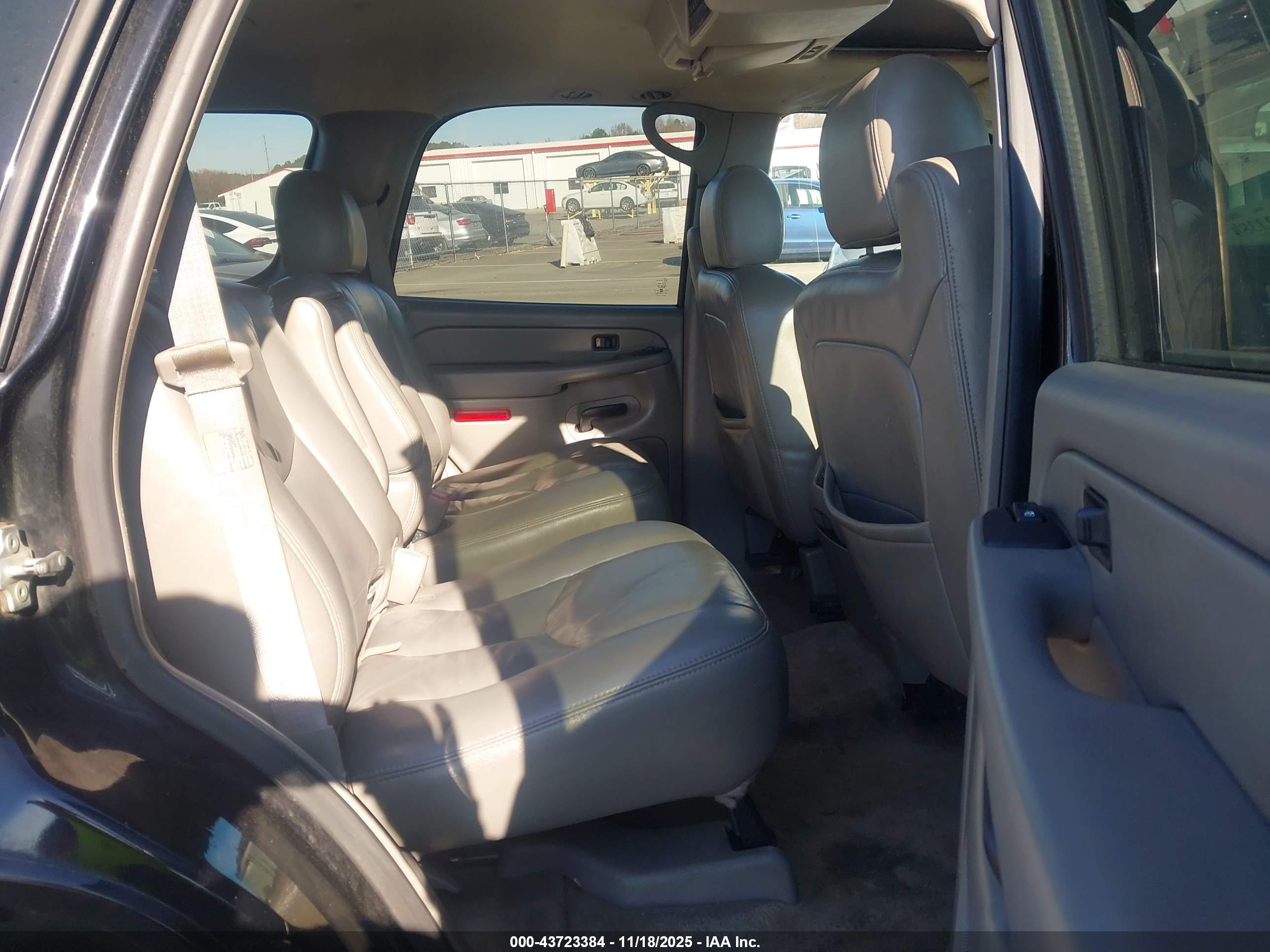 GMC YUKON image 8