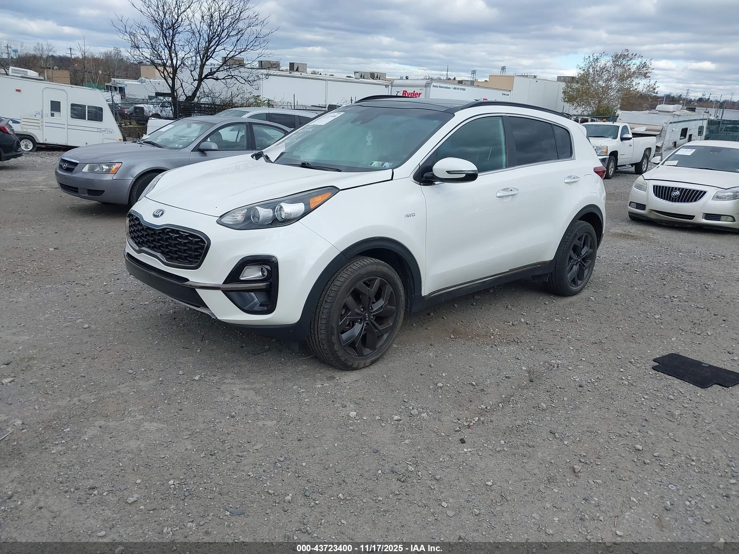 KIA SPORTAGE image 2