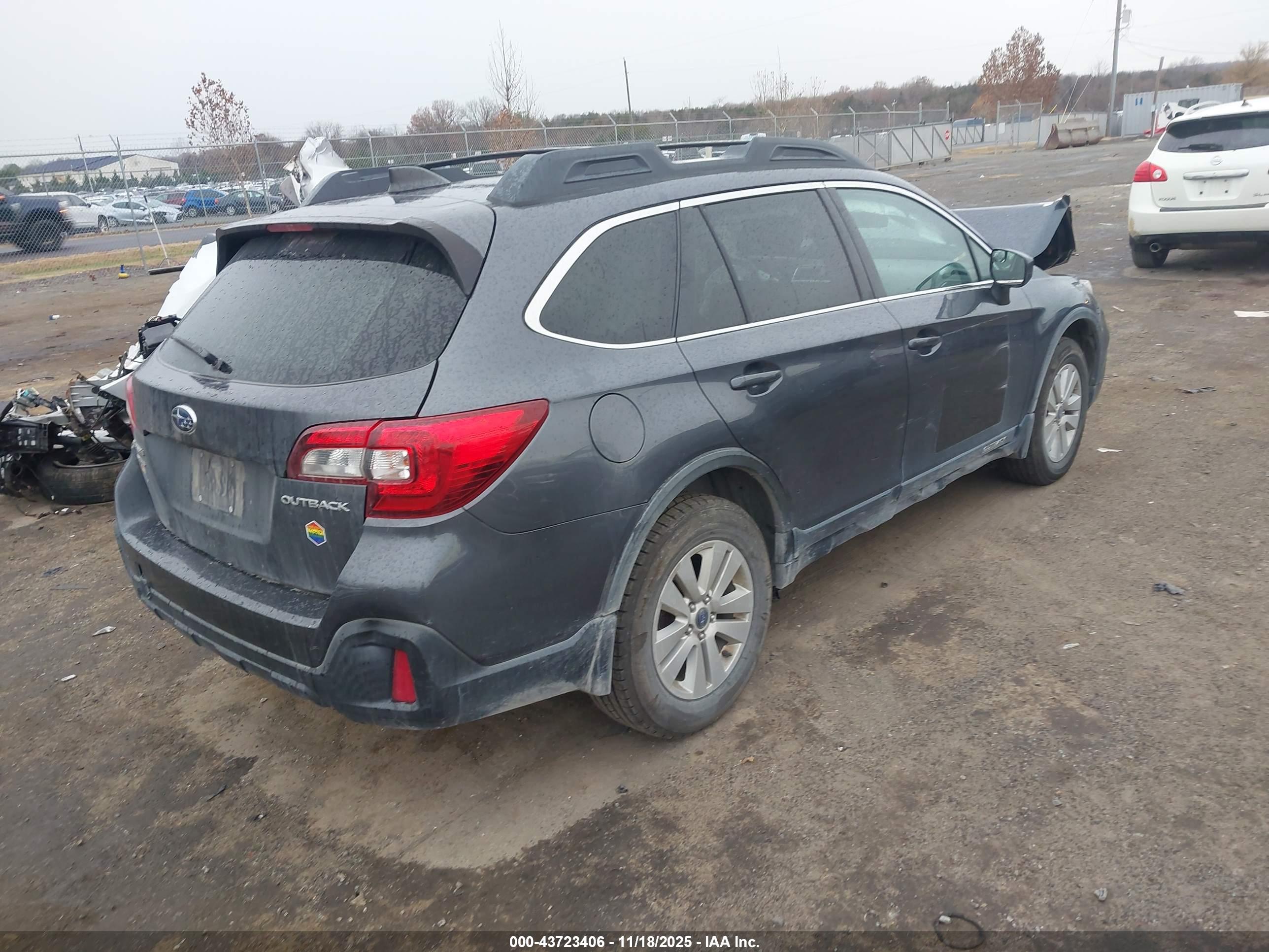 SUBARU OUTBACK image 4