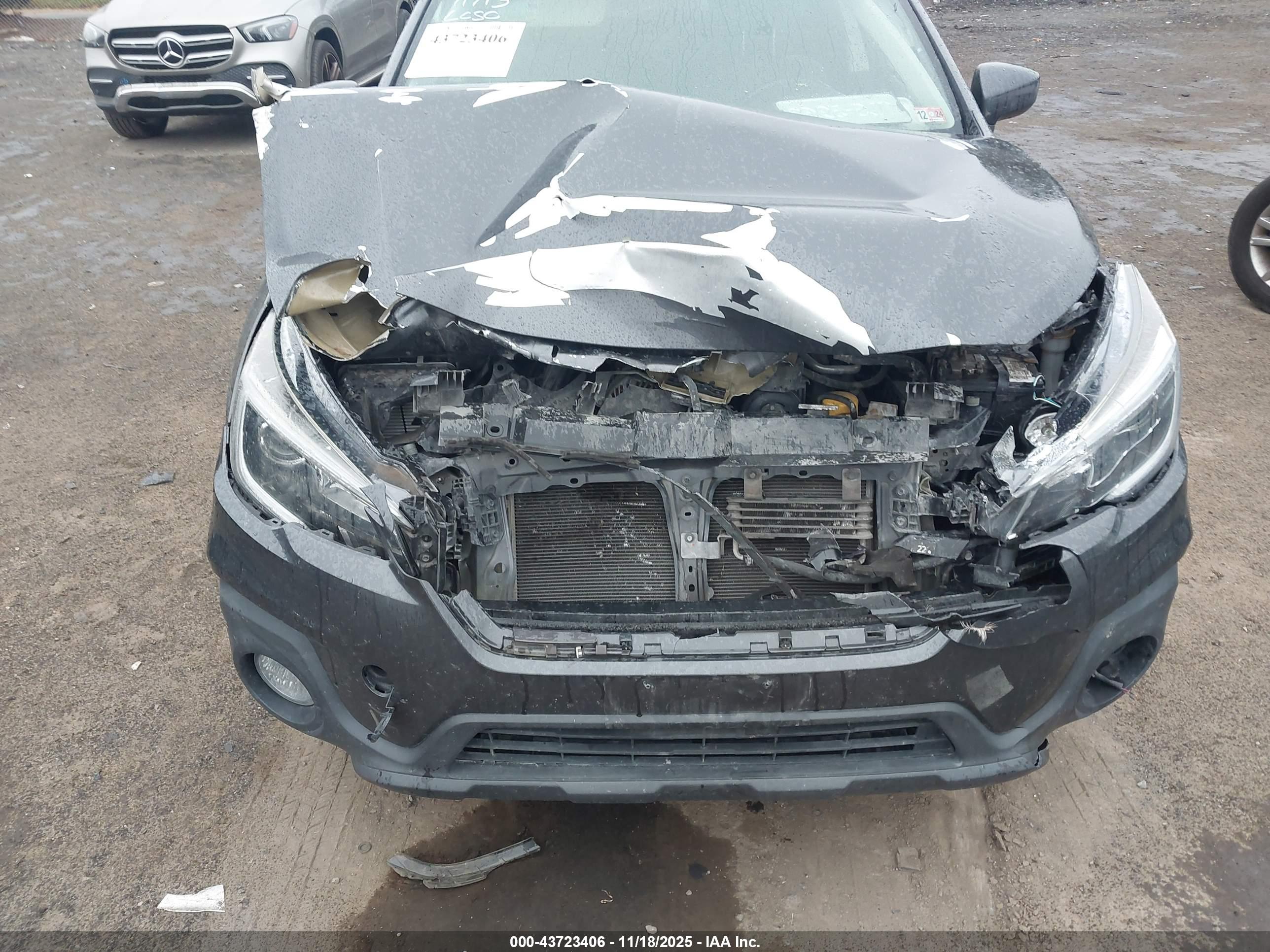 SUBARU OUTBACK image 6