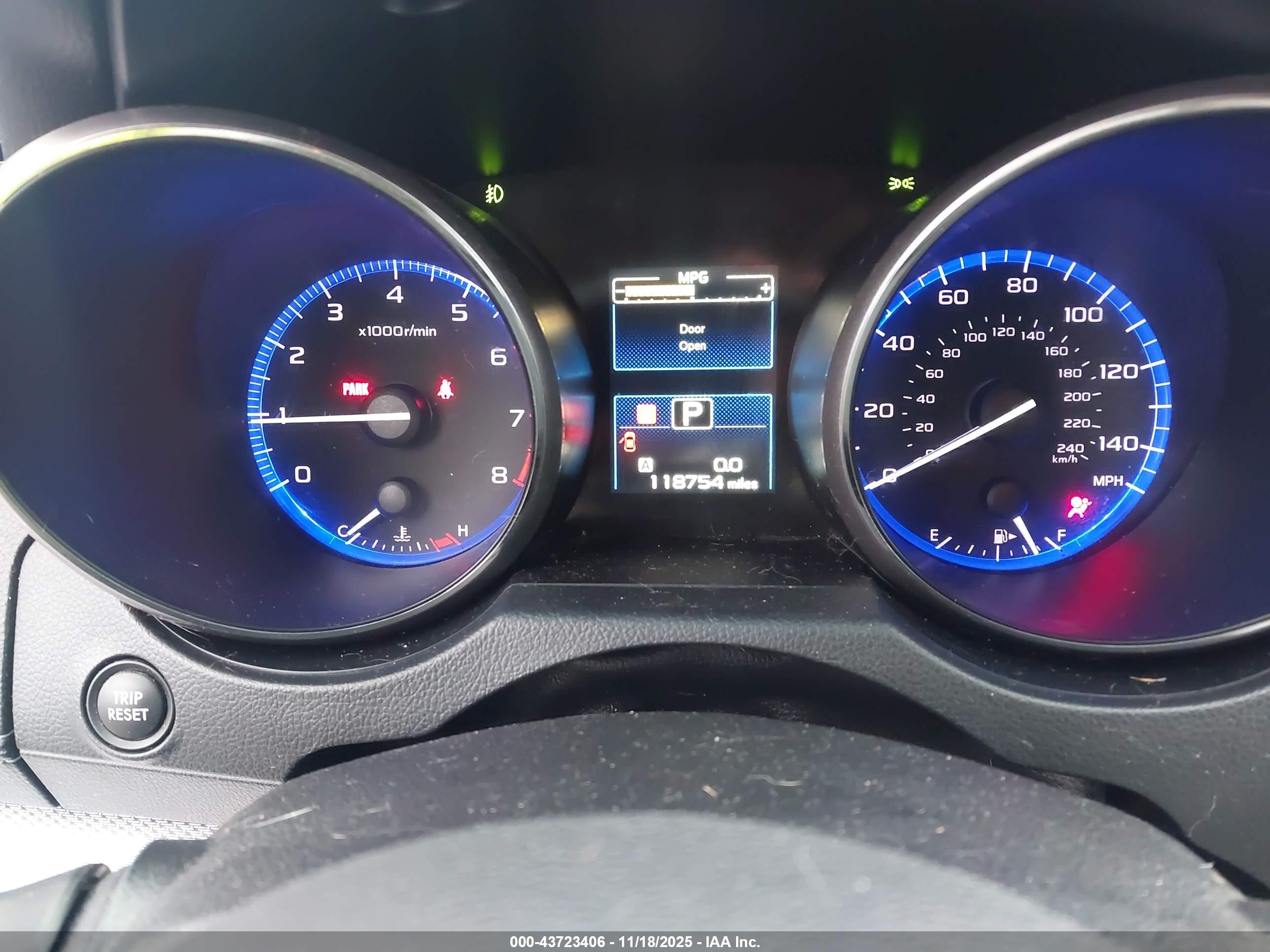 SUBARU OUTBACK image 7