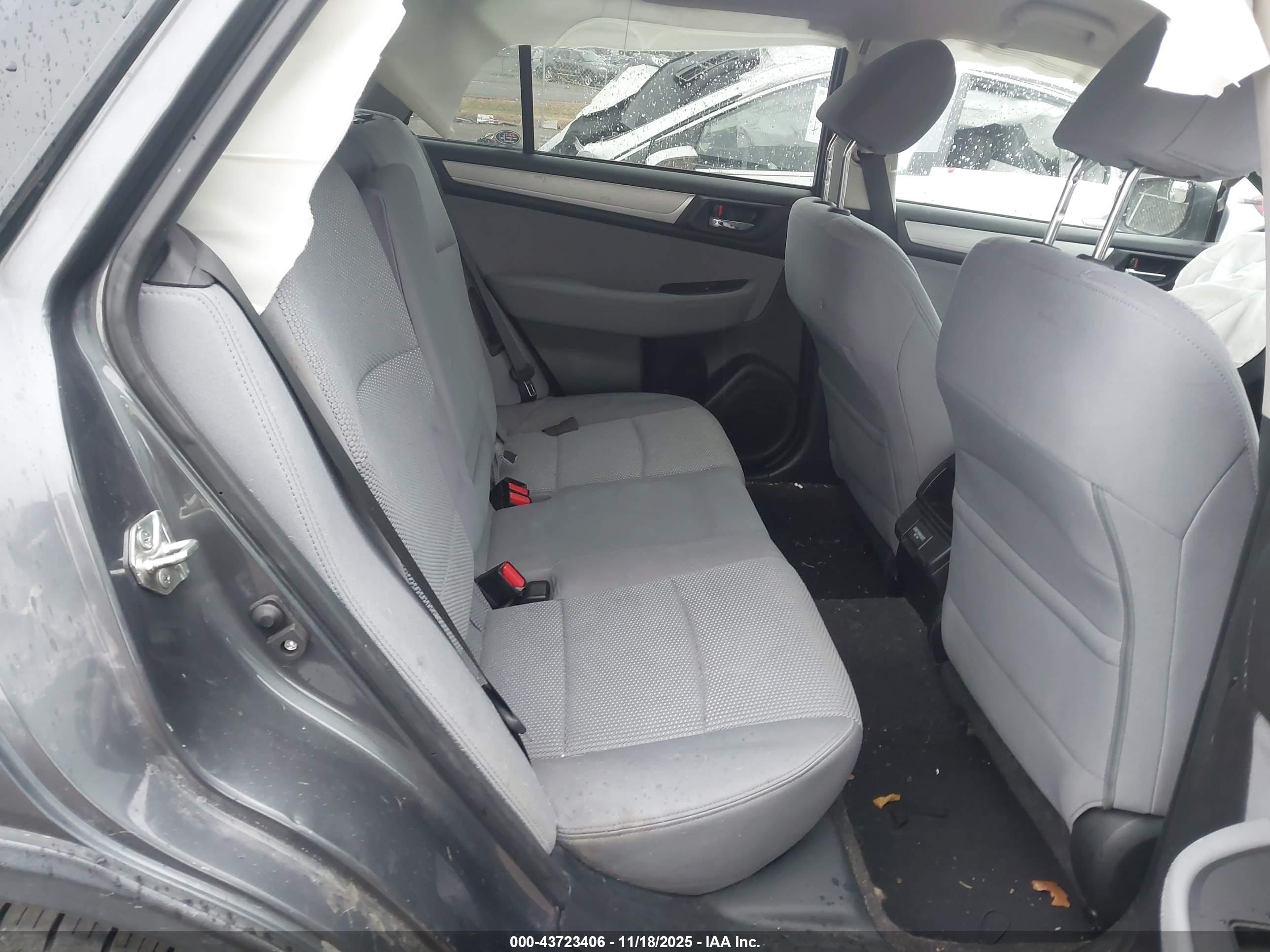 SUBARU OUTBACK image 8