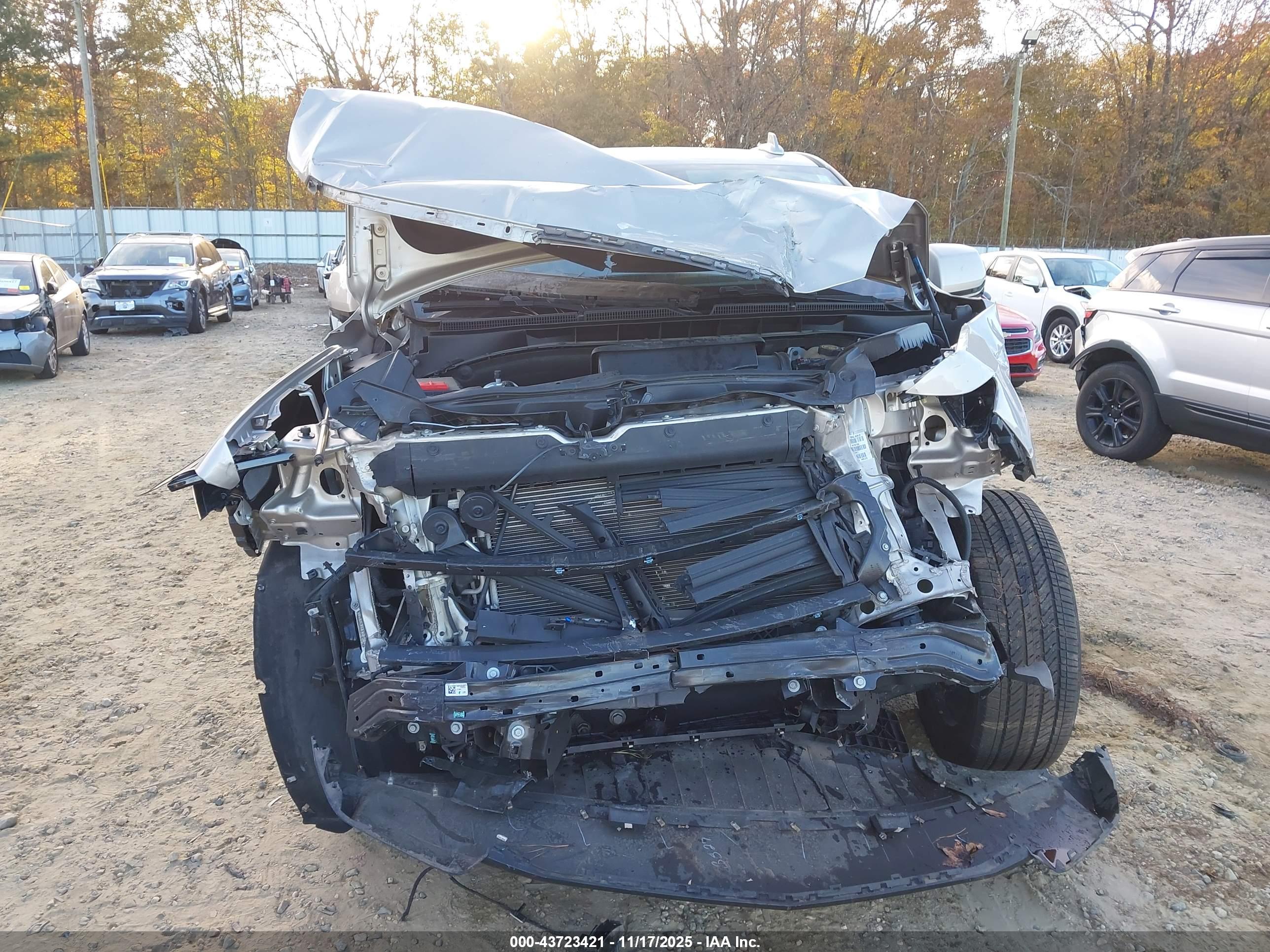 CADILLAC ESCALADE image 6