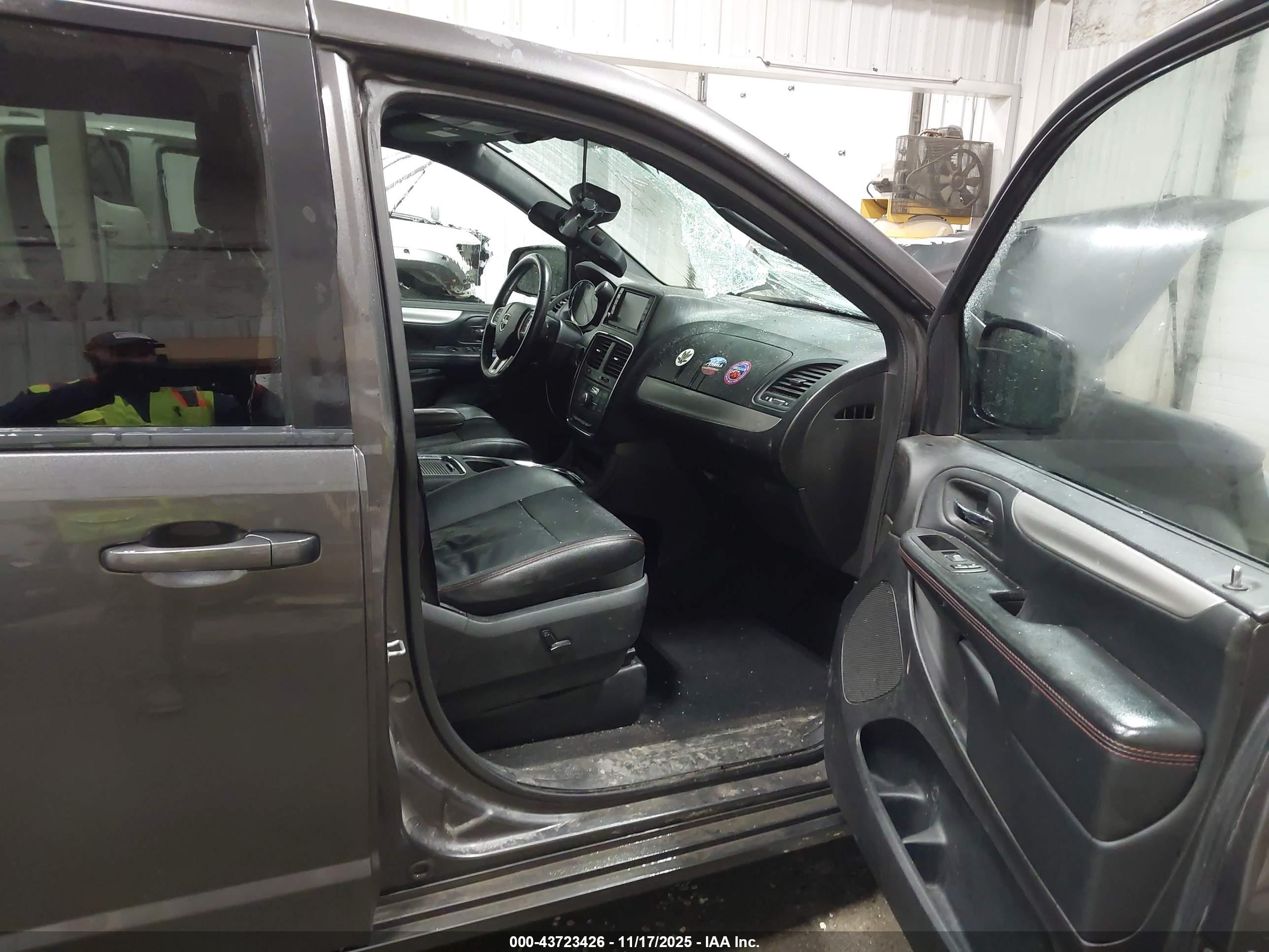 DODGE GRAND image 5