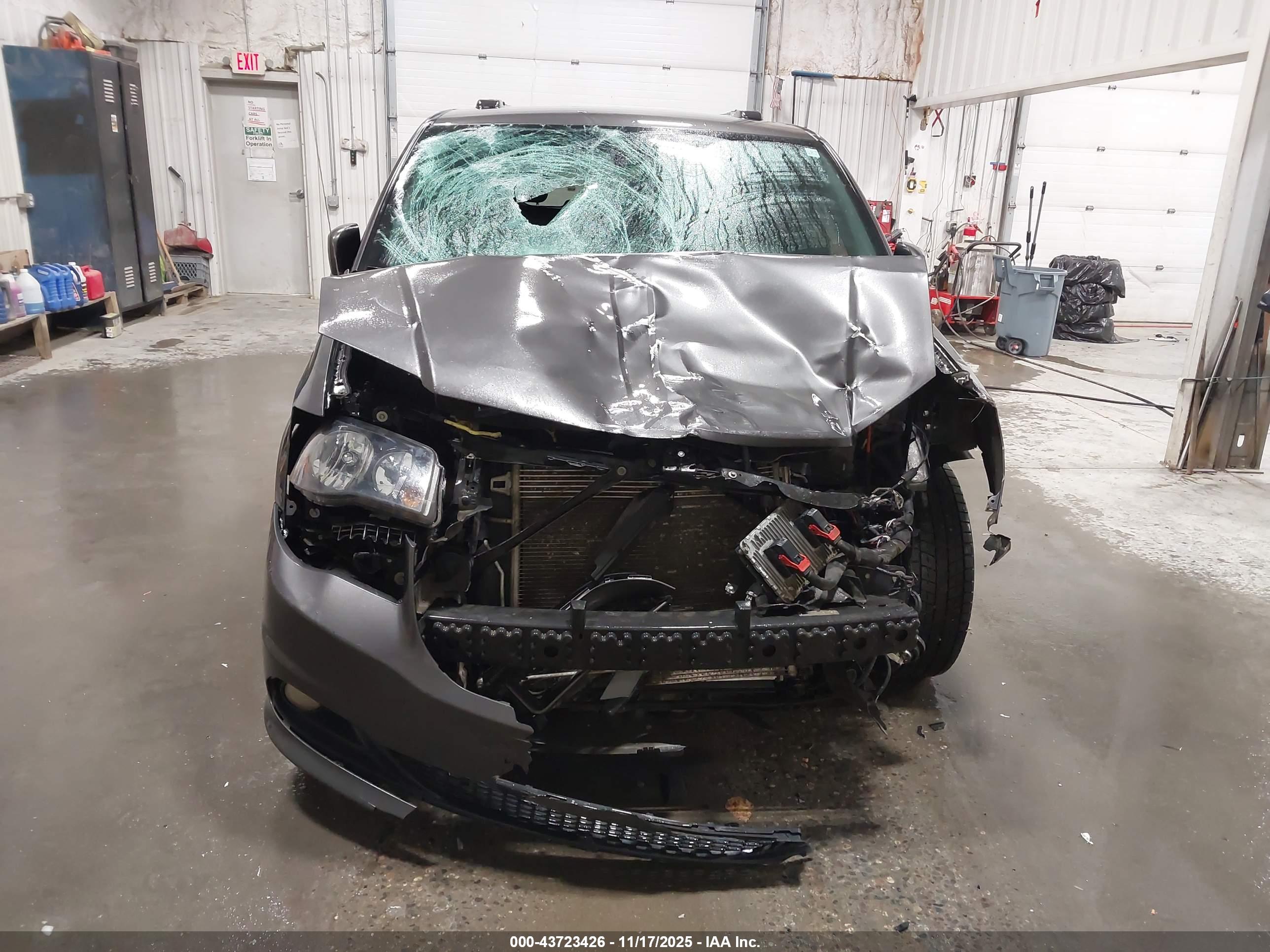 DODGE GRAND image 6