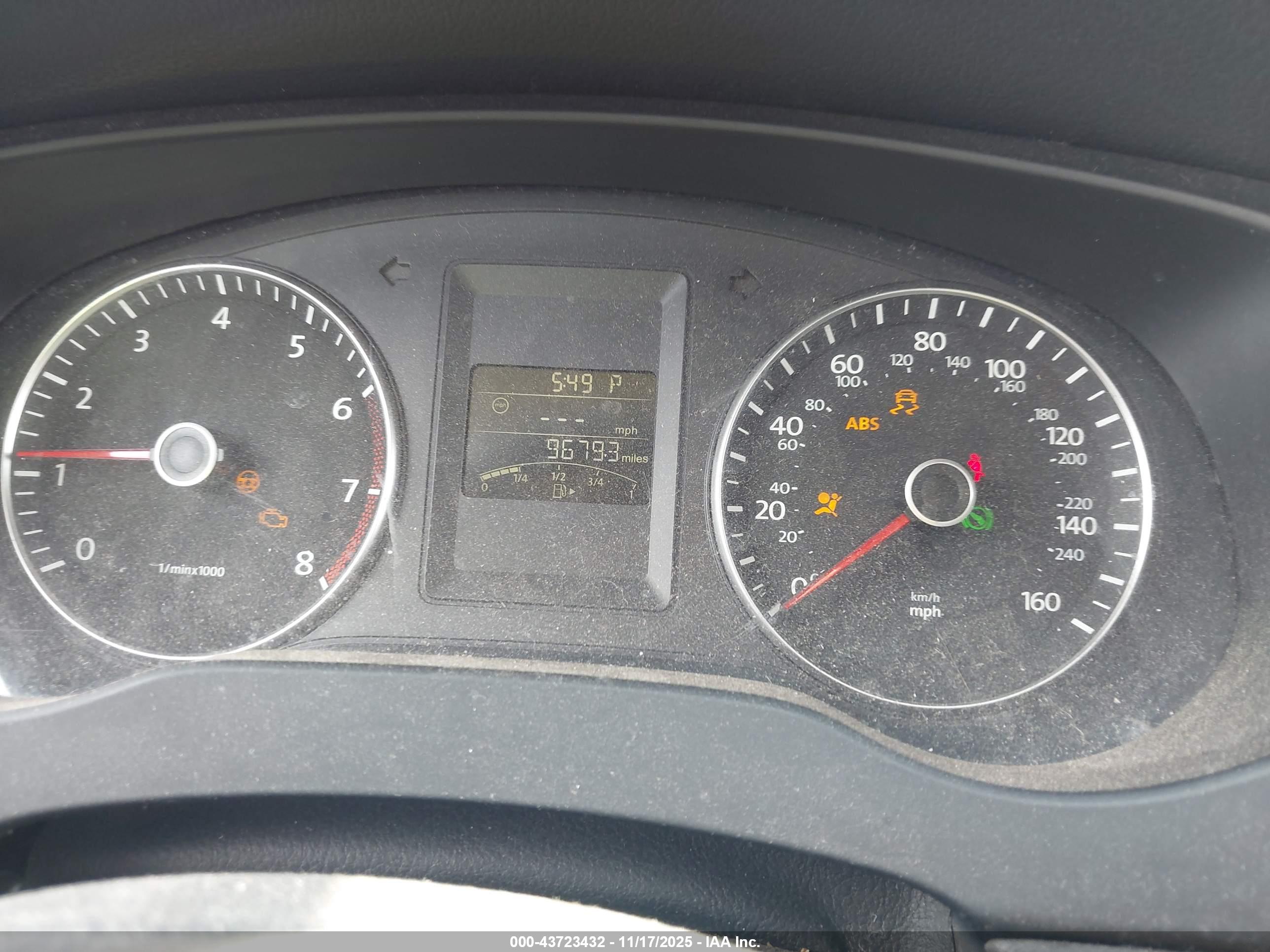 VOLKSWAGEN JETTA image 7