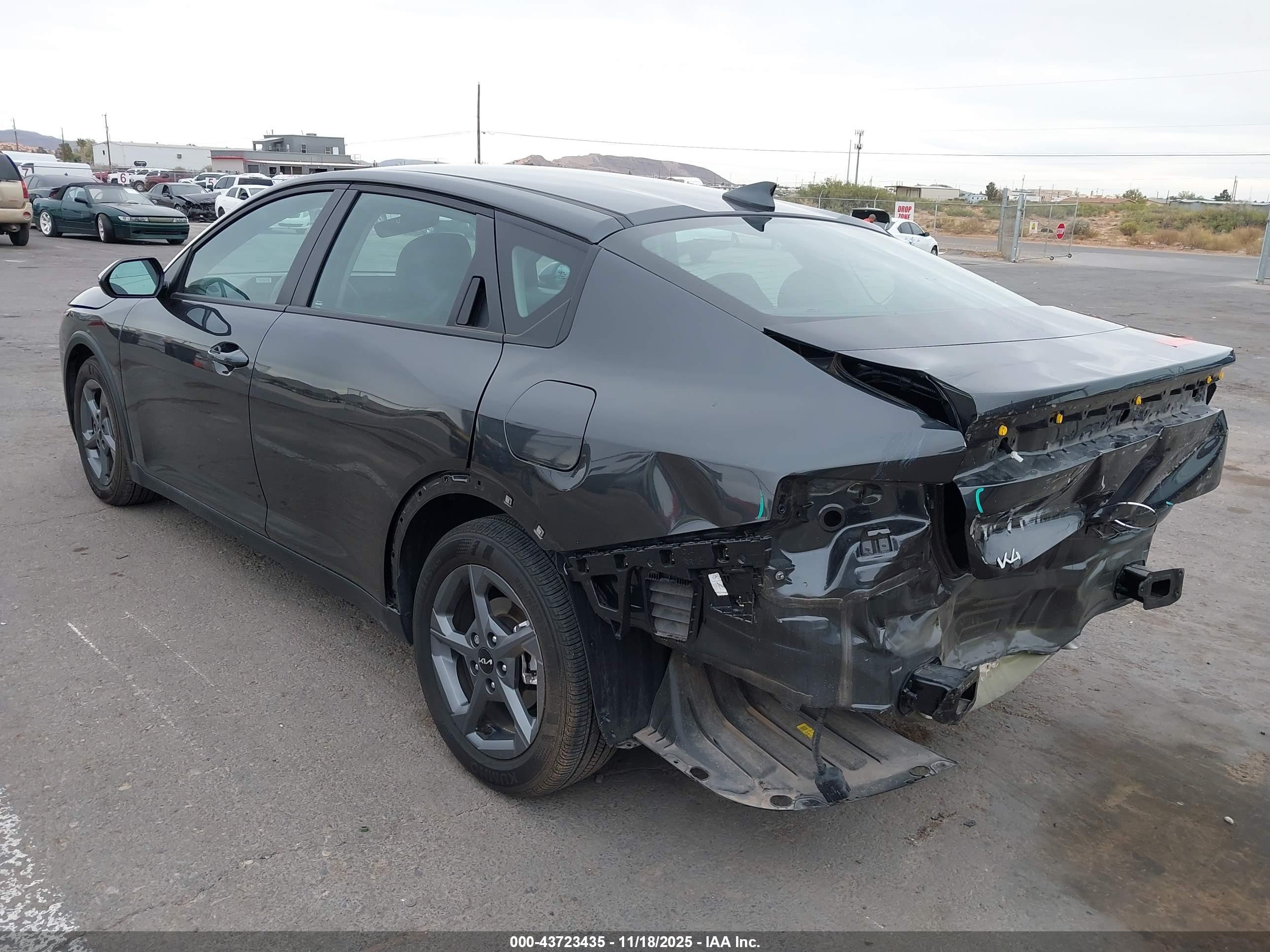 KIA K4 image 3