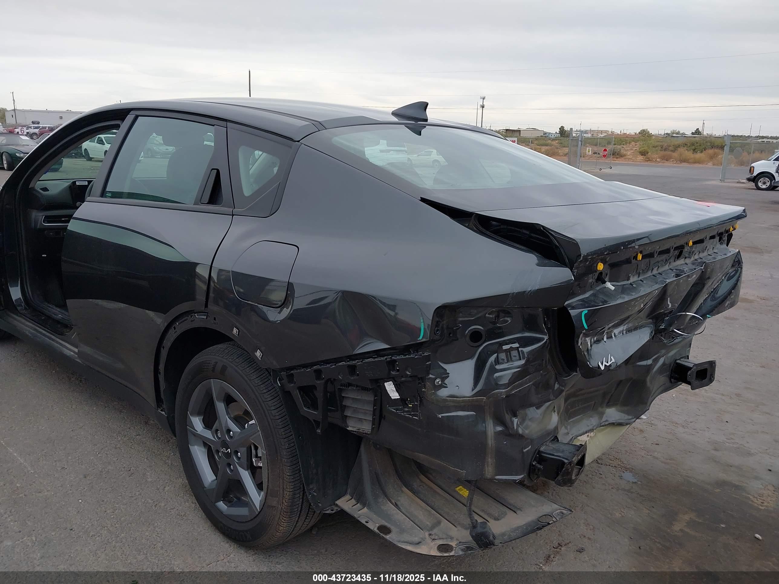 KIA K4 image 6