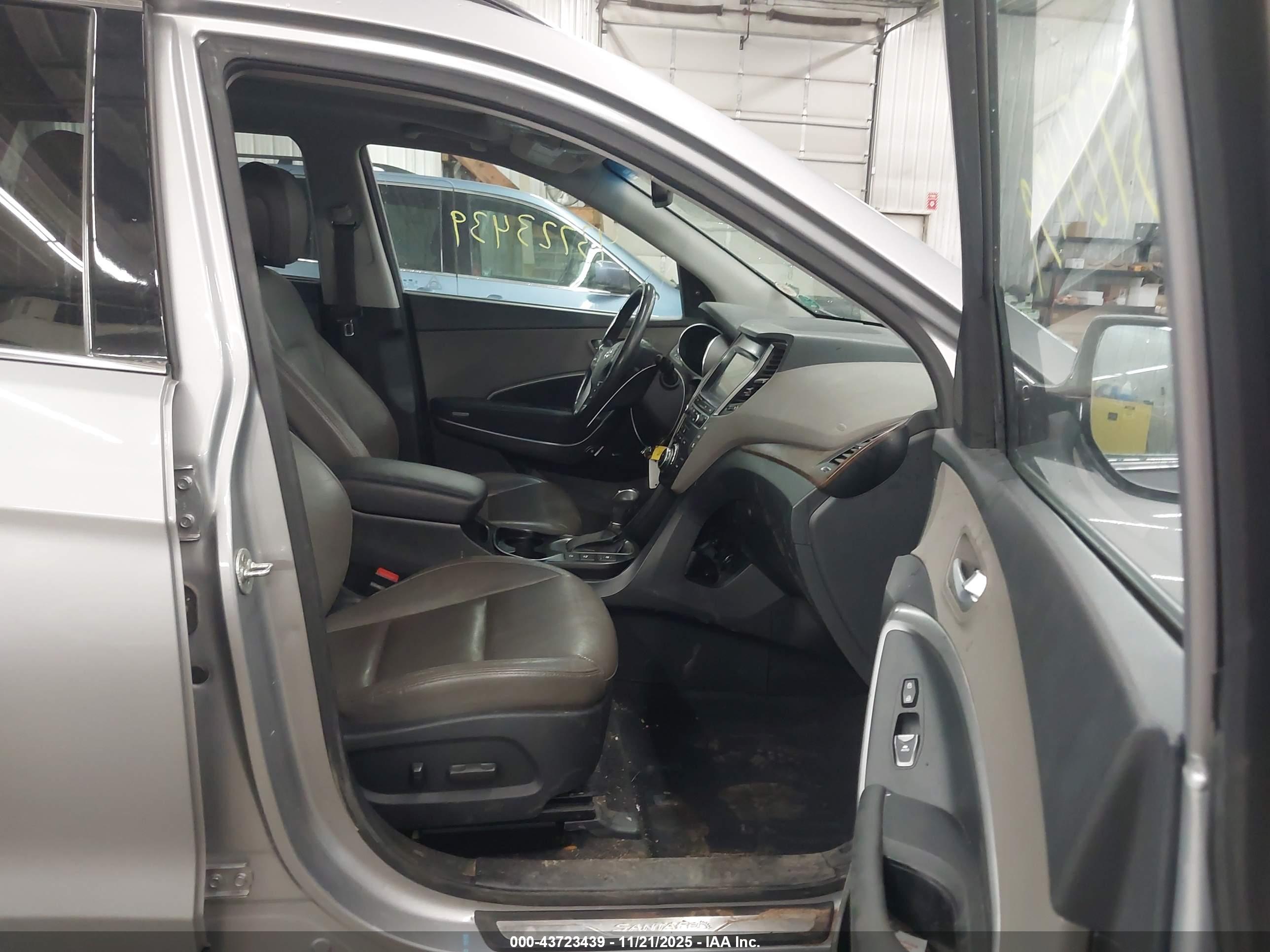 HYUNDAI SANTA image 5