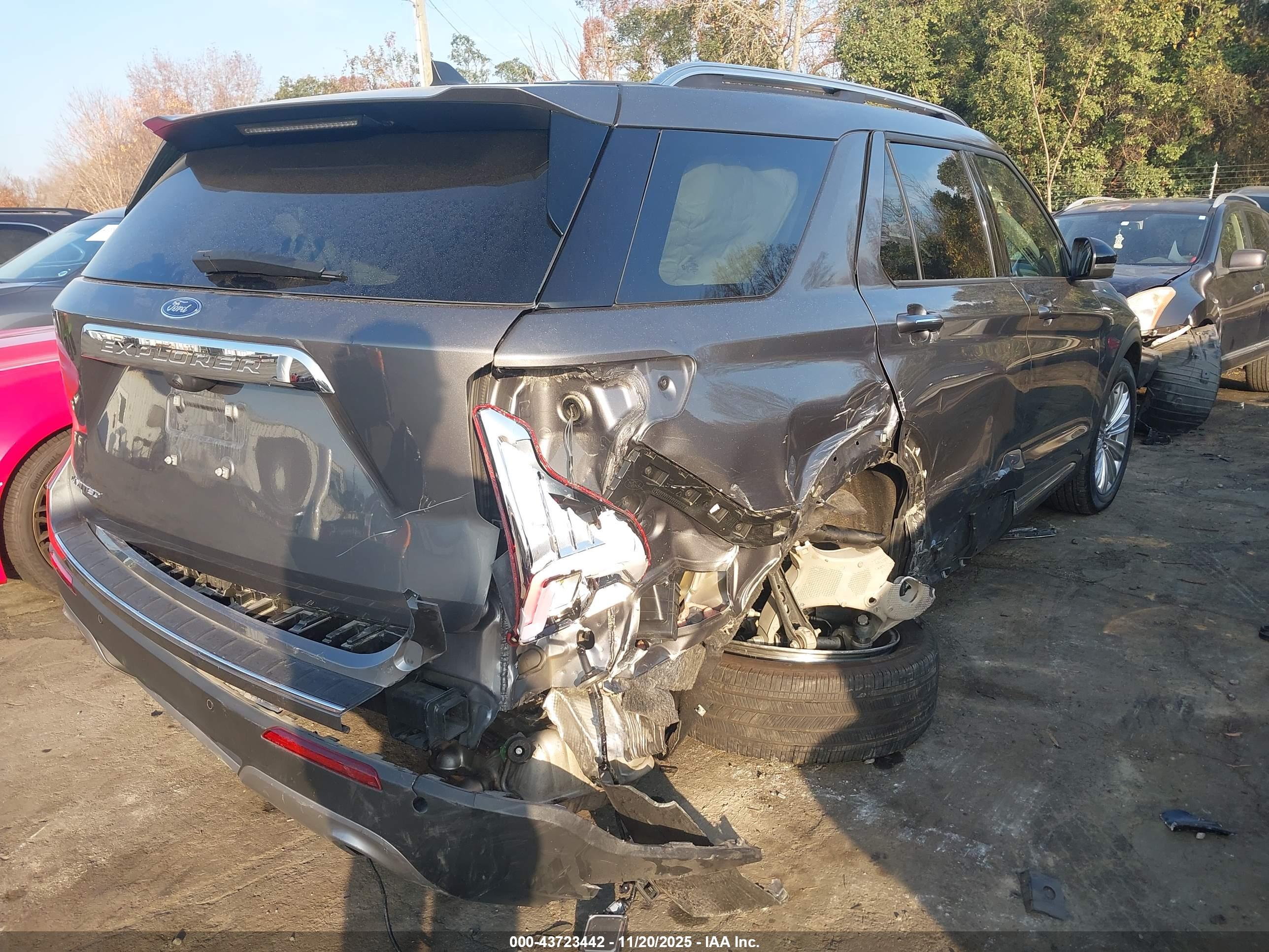 FORD EXPLORER image 4