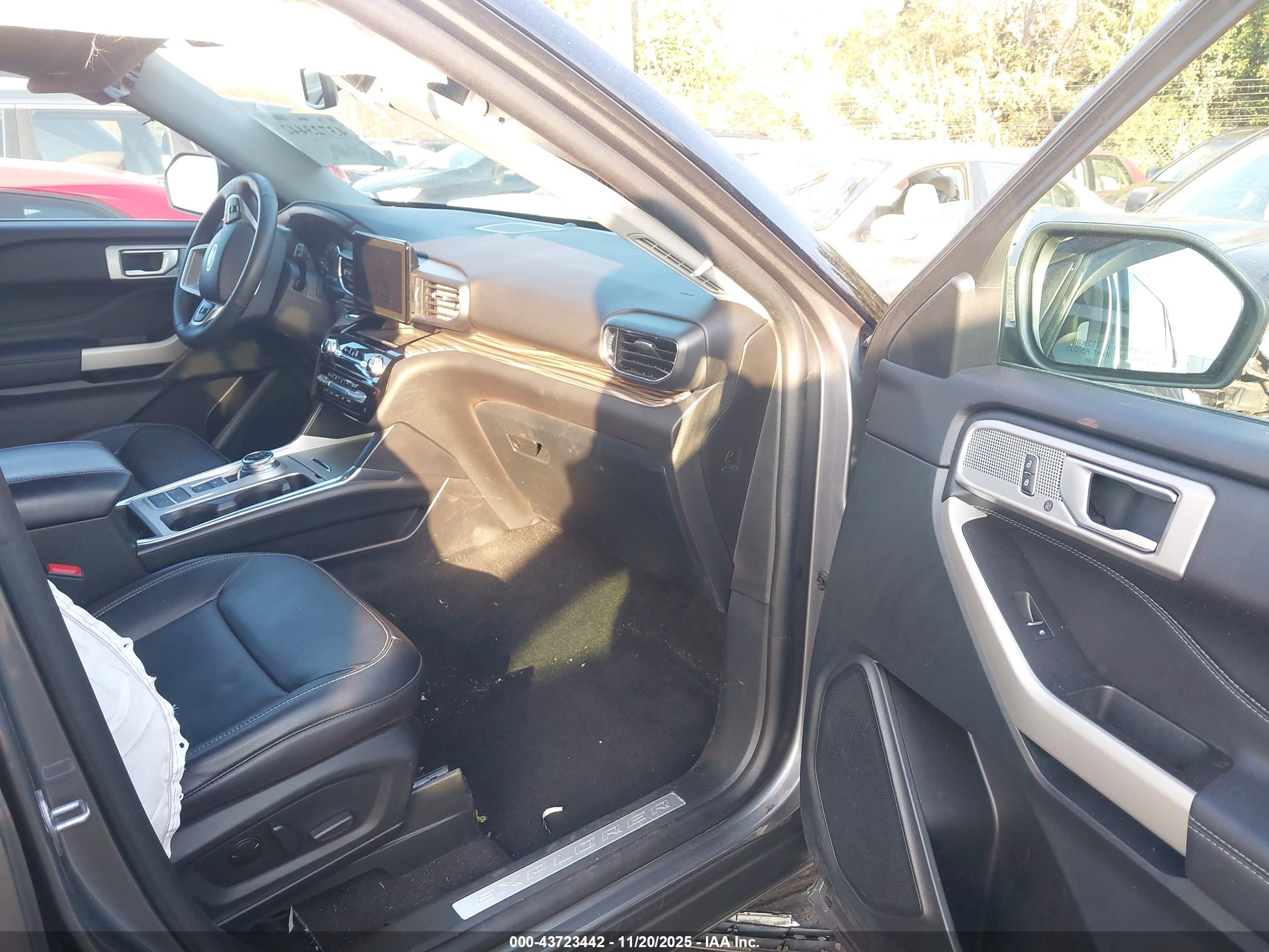 FORD EXPLORER image 5