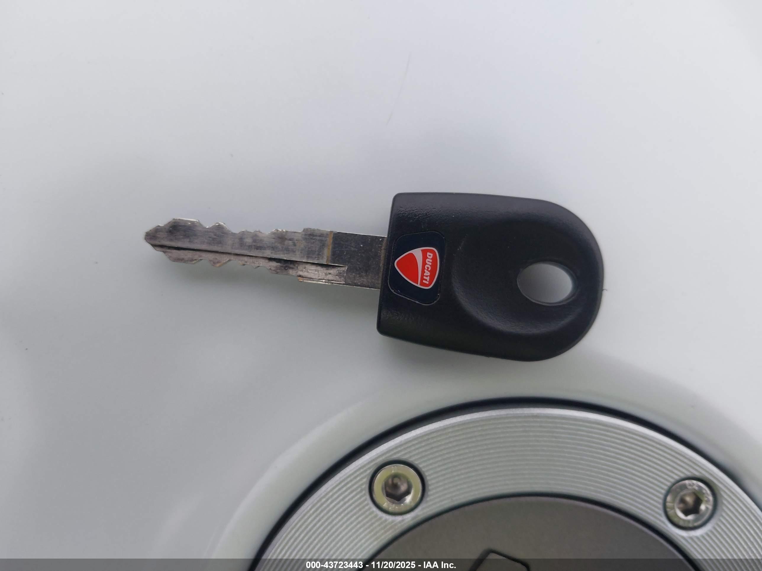 DUCATI SUPERSPORT image 11