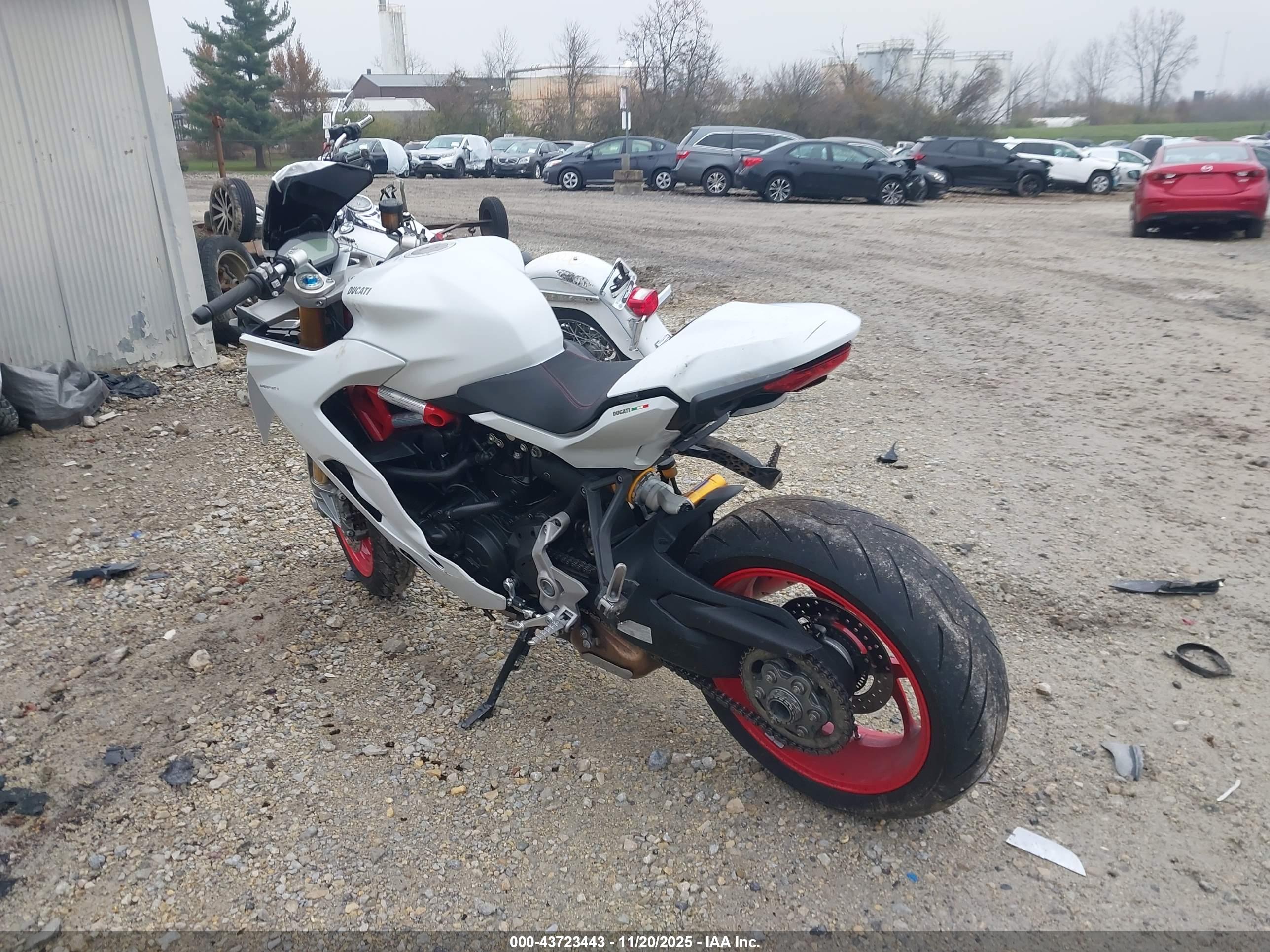 DUCATI SUPERSPORT image 3