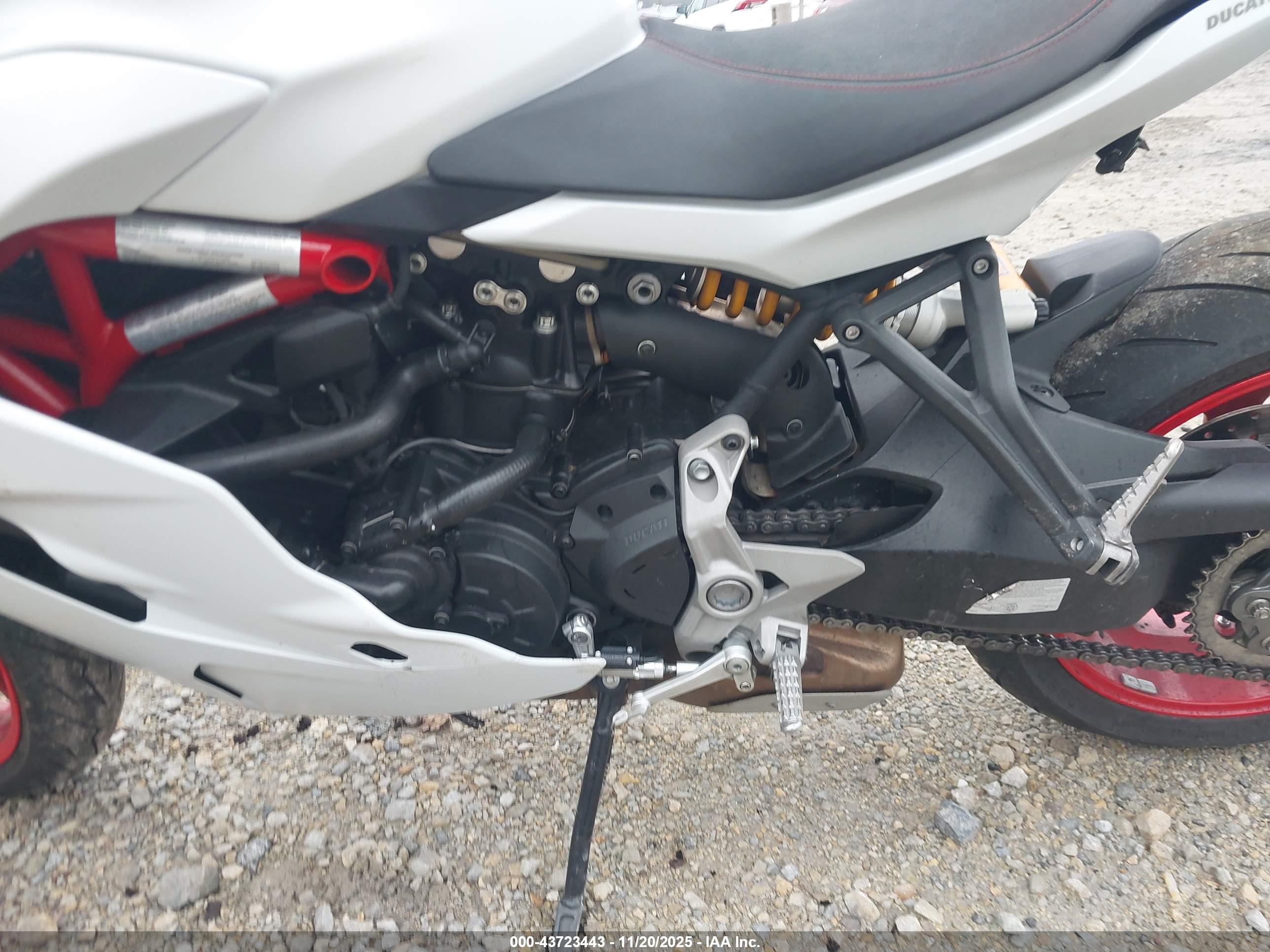 DUCATI SUPERSPORT image 9