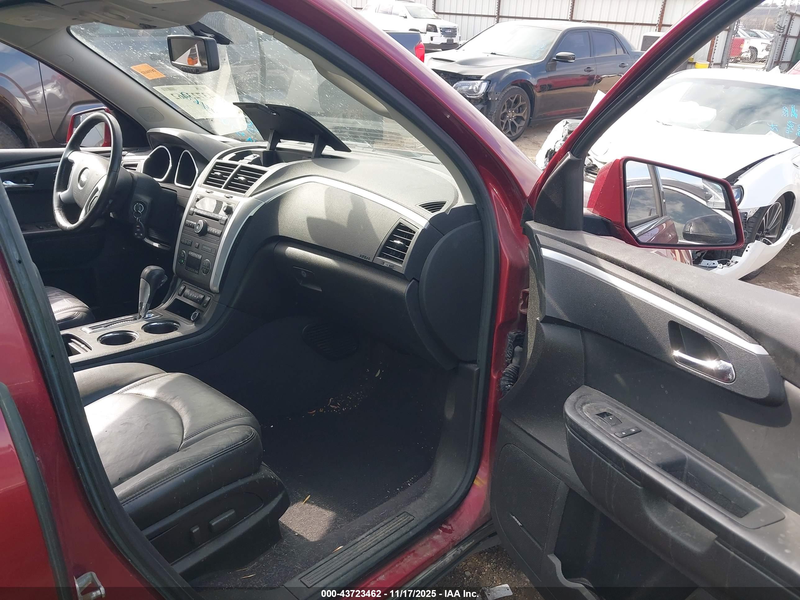 CHEVROLET TRAVERSE image 5